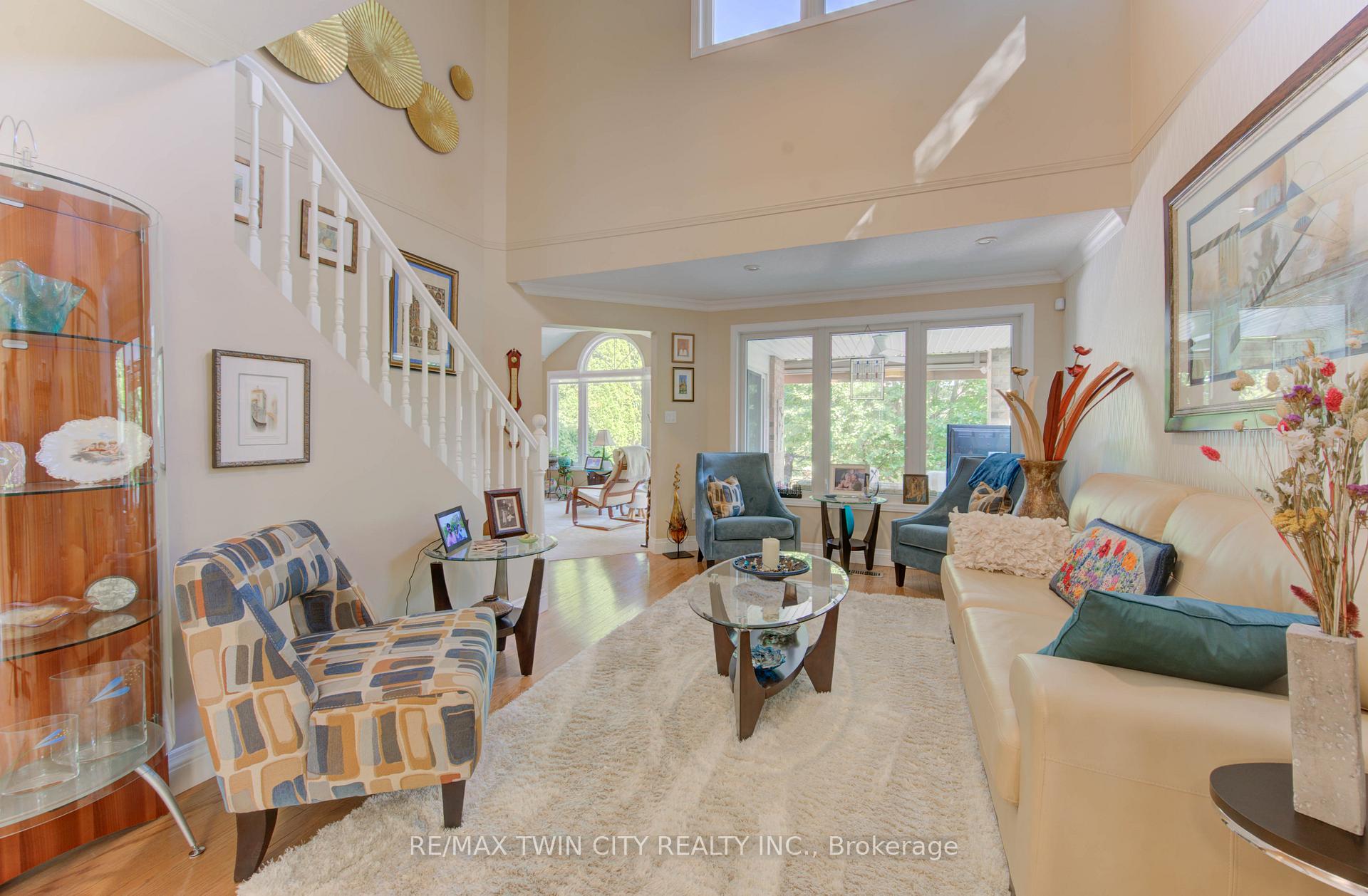 Photo 10 of 76 Candle Crescent, Kitchener — HOMEH