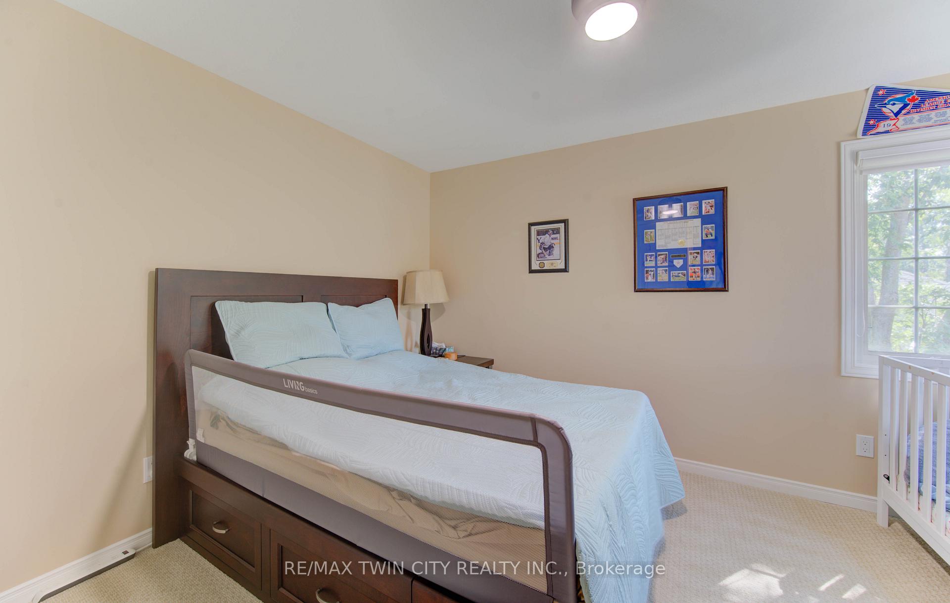 Photo 21 of 76 Candle Crescent, Kitchener — HOMEH