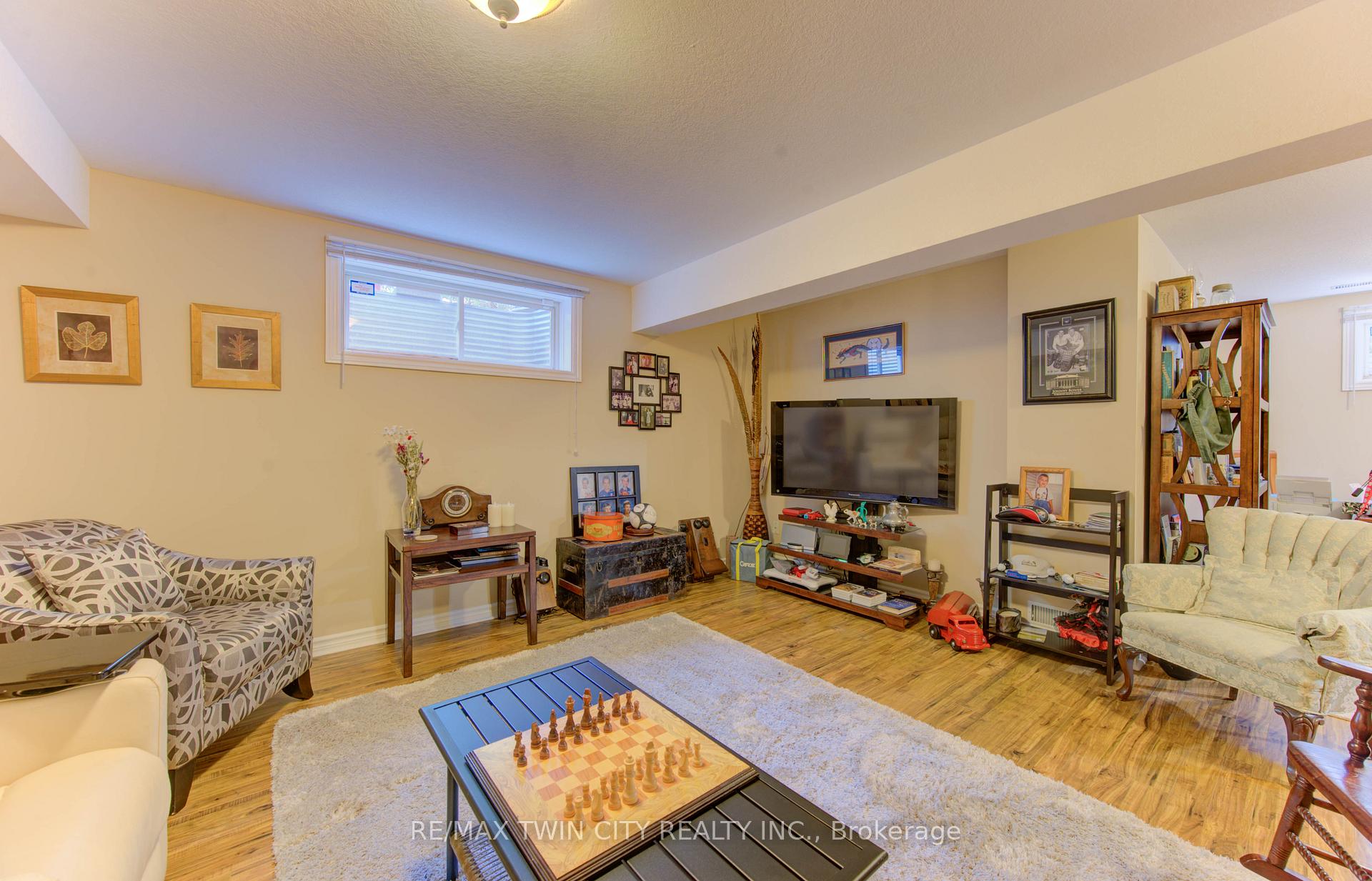 Photo 29 of 76 Candle Crescent, Kitchener — HOMEH