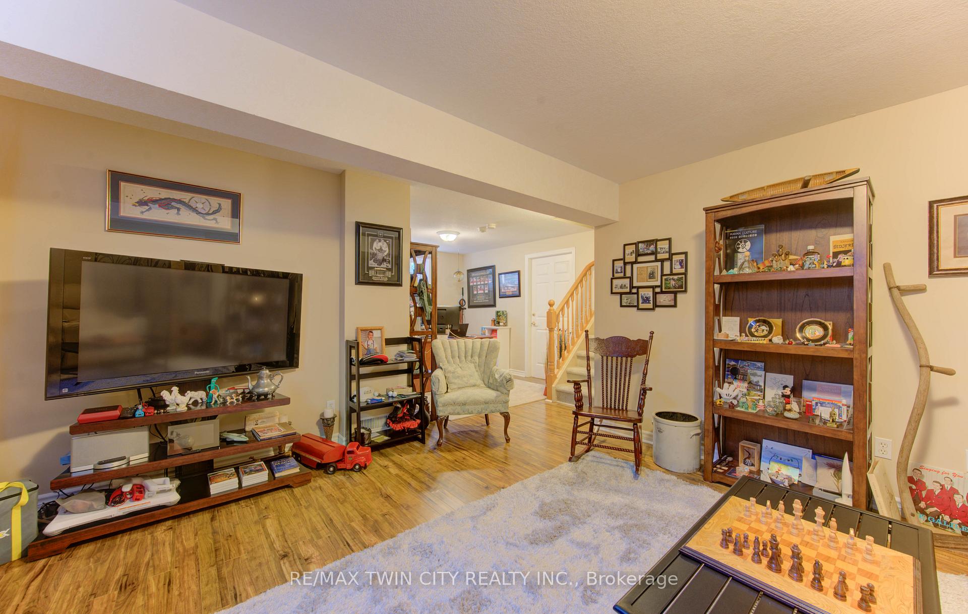Photo 31 of 76 Candle Crescent, Kitchener — HOMEH