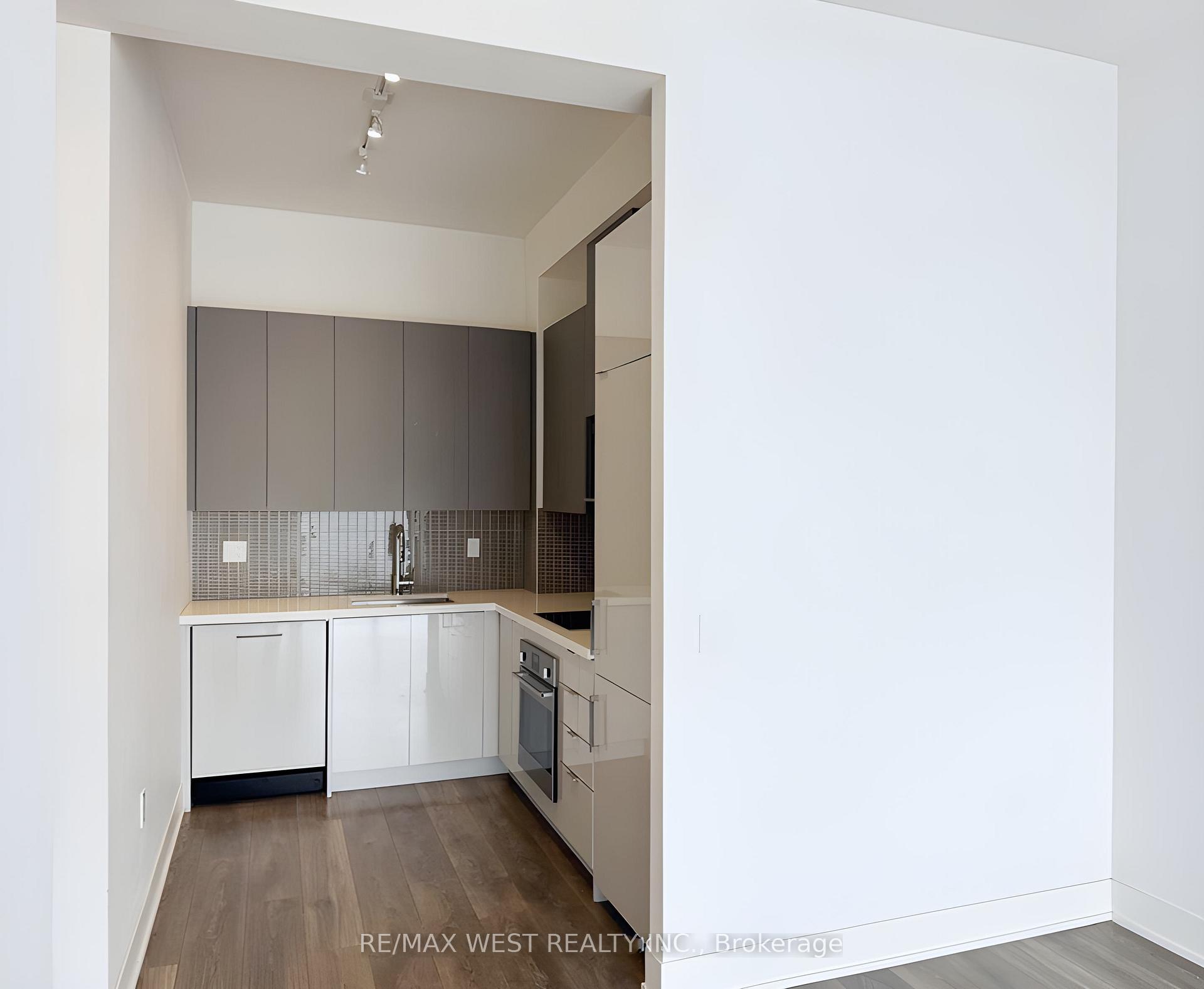 Photo 5 of Unit 526, 2908 Hwy 7 Road, Vaughan, Concord — HOMEH