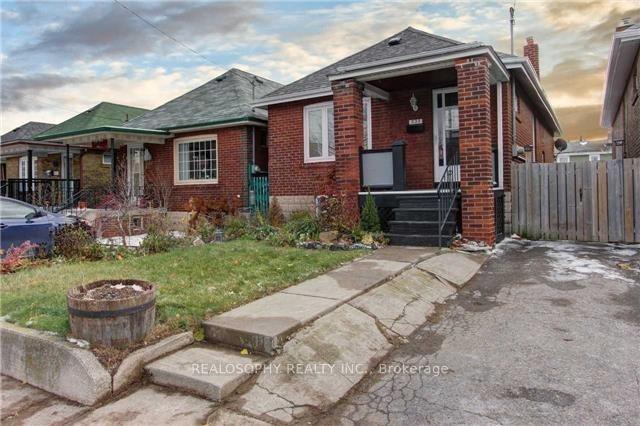 Photo 15 of Unit Main, 535 Sammon Avenue, Toronto, Danforth Village-East York — HOMEH