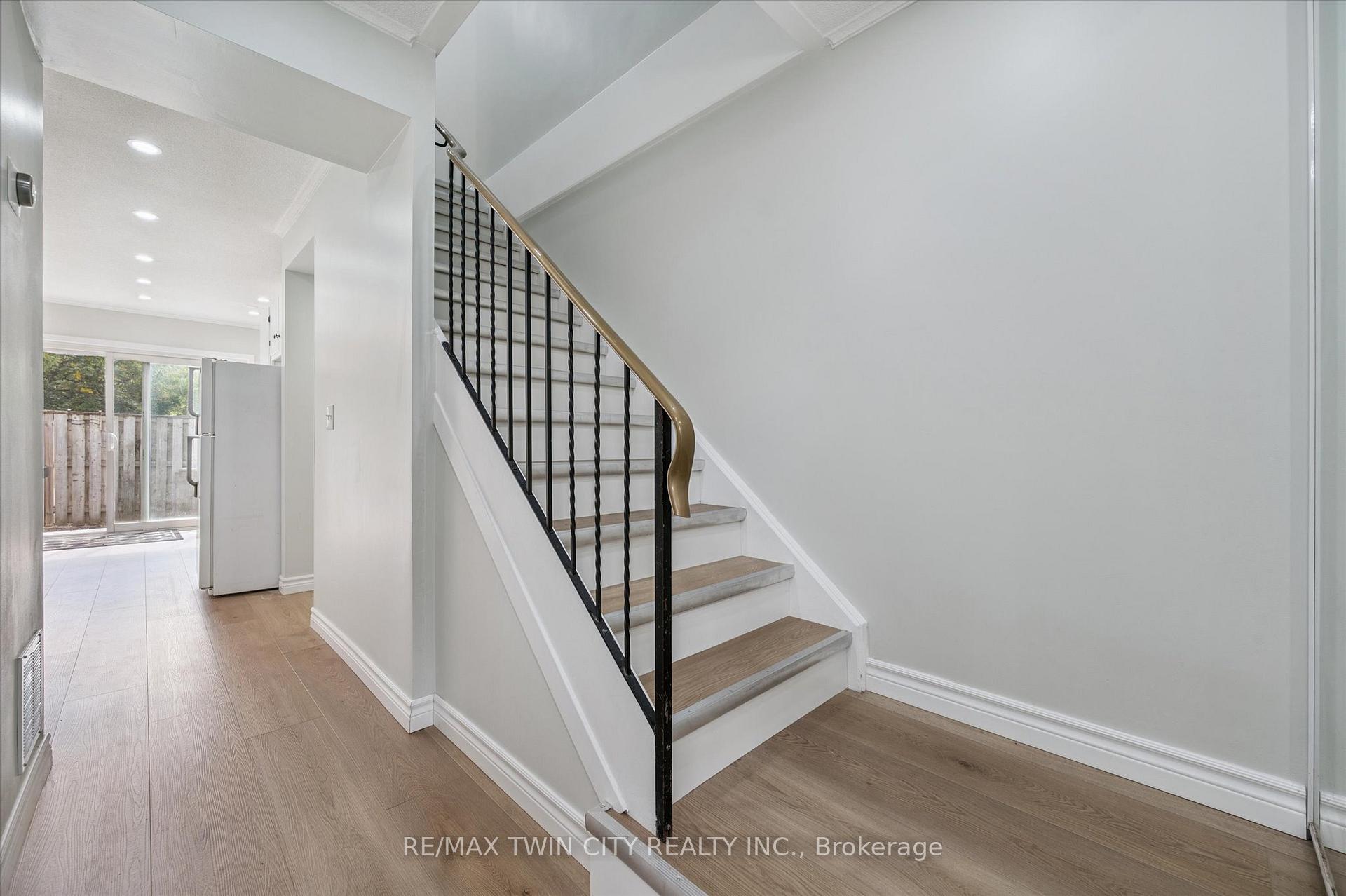 Photo 5 of Unit 41, 121 University Avenue E, Waterloo — HOMEH