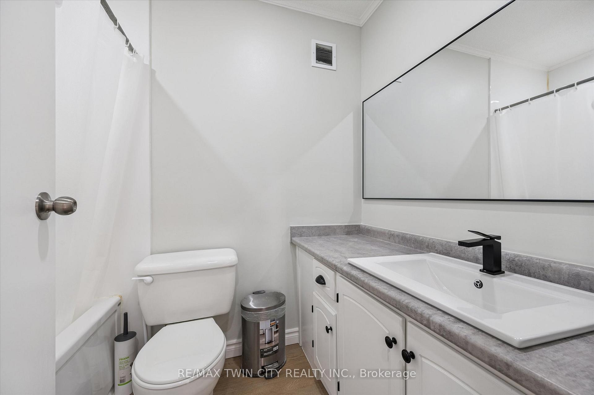 Photo 14 of Unit 41, 121 University Avenue E, Waterloo — HOMEH