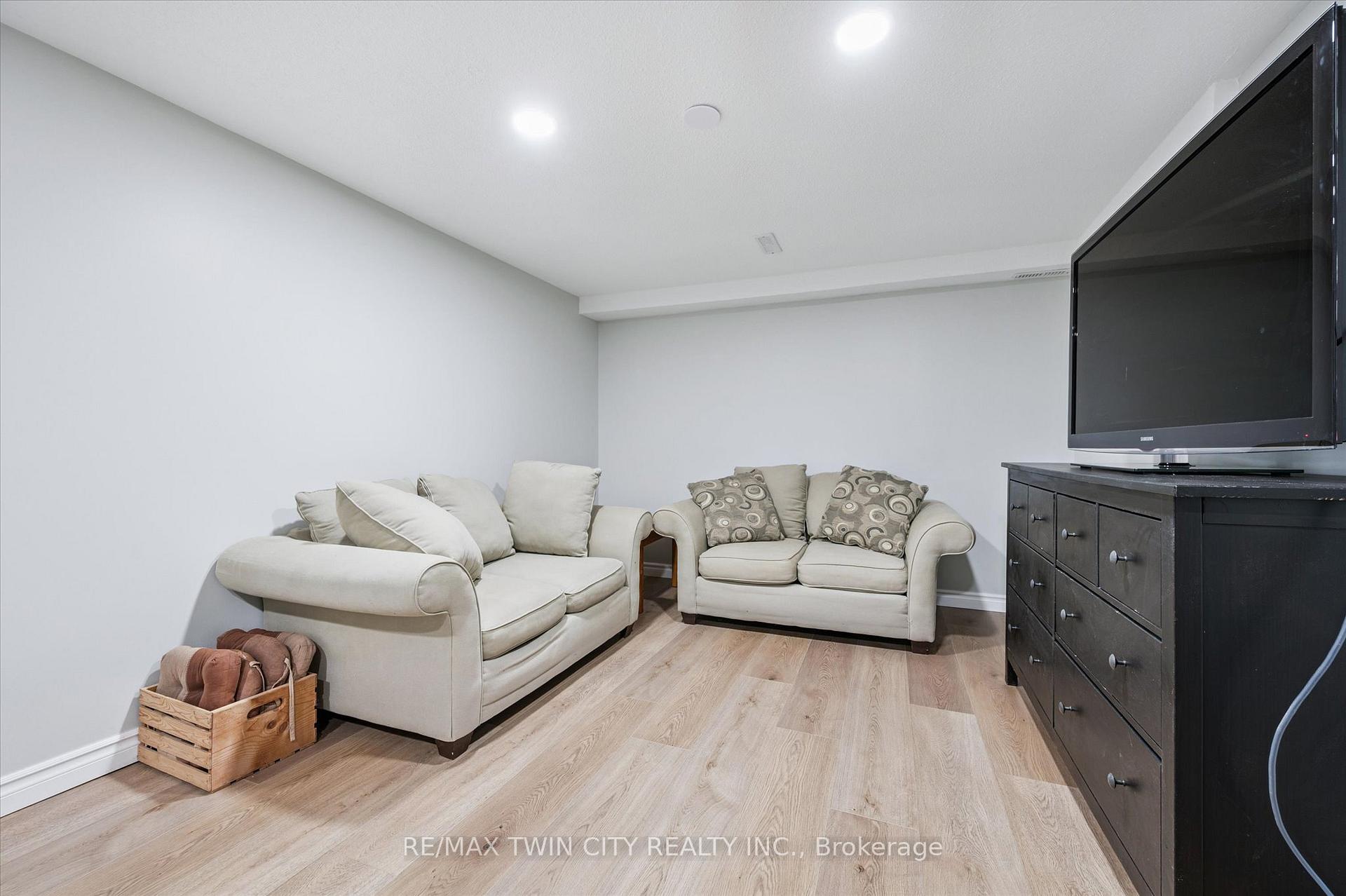 Photo 22 of Unit 41, 121 University Avenue E, Waterloo — HOMEH