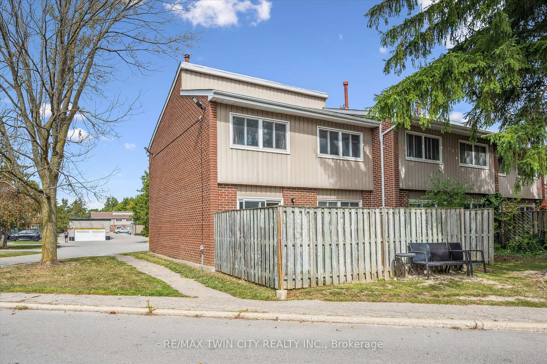 Photo 27 of Unit 41, 121 University Avenue E, Waterloo — HOMEH