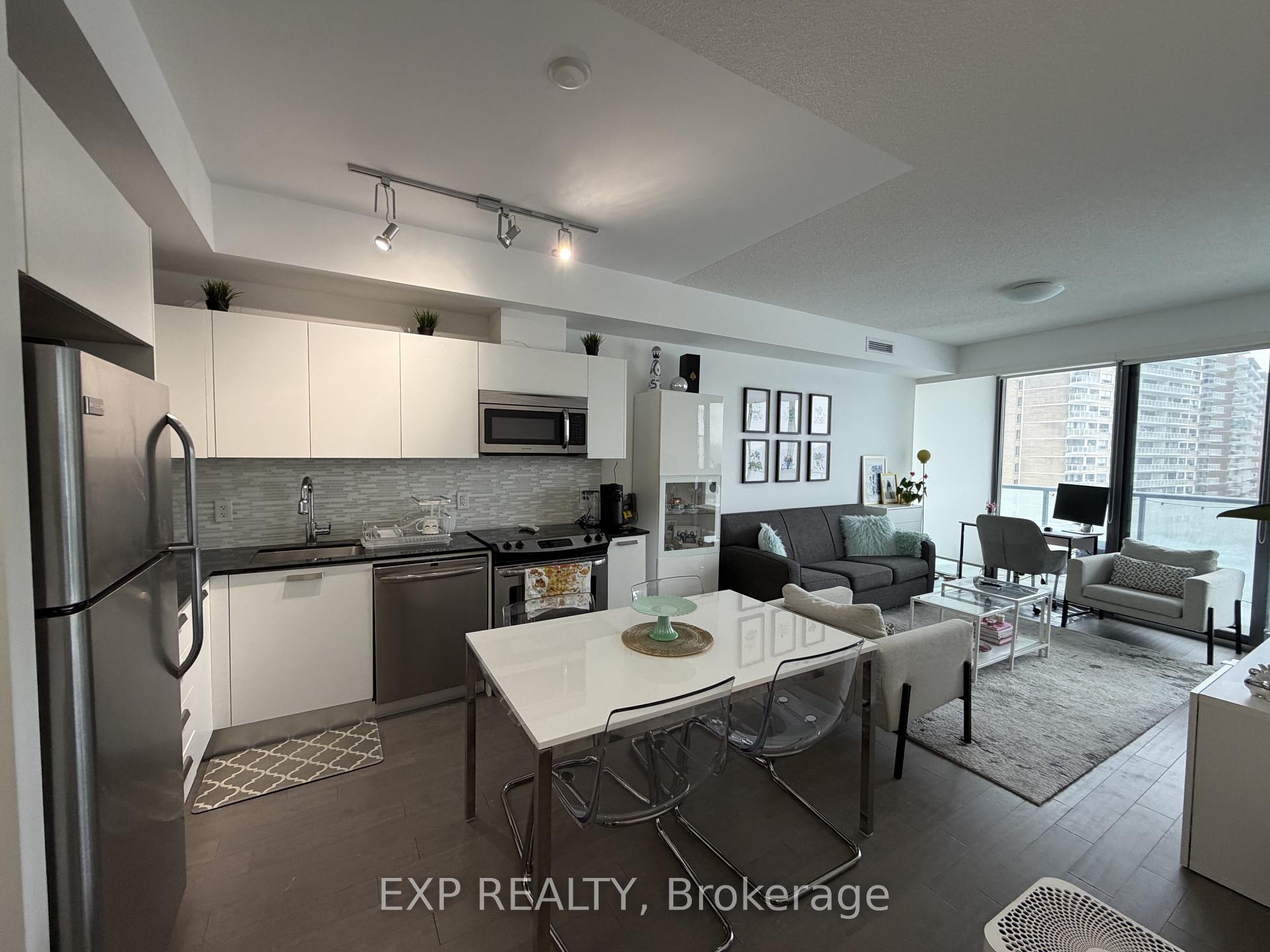 Photo 3 of Unit 803, 1815 Yonge Street, Toronto, Mount Pleasant West — HOMEH