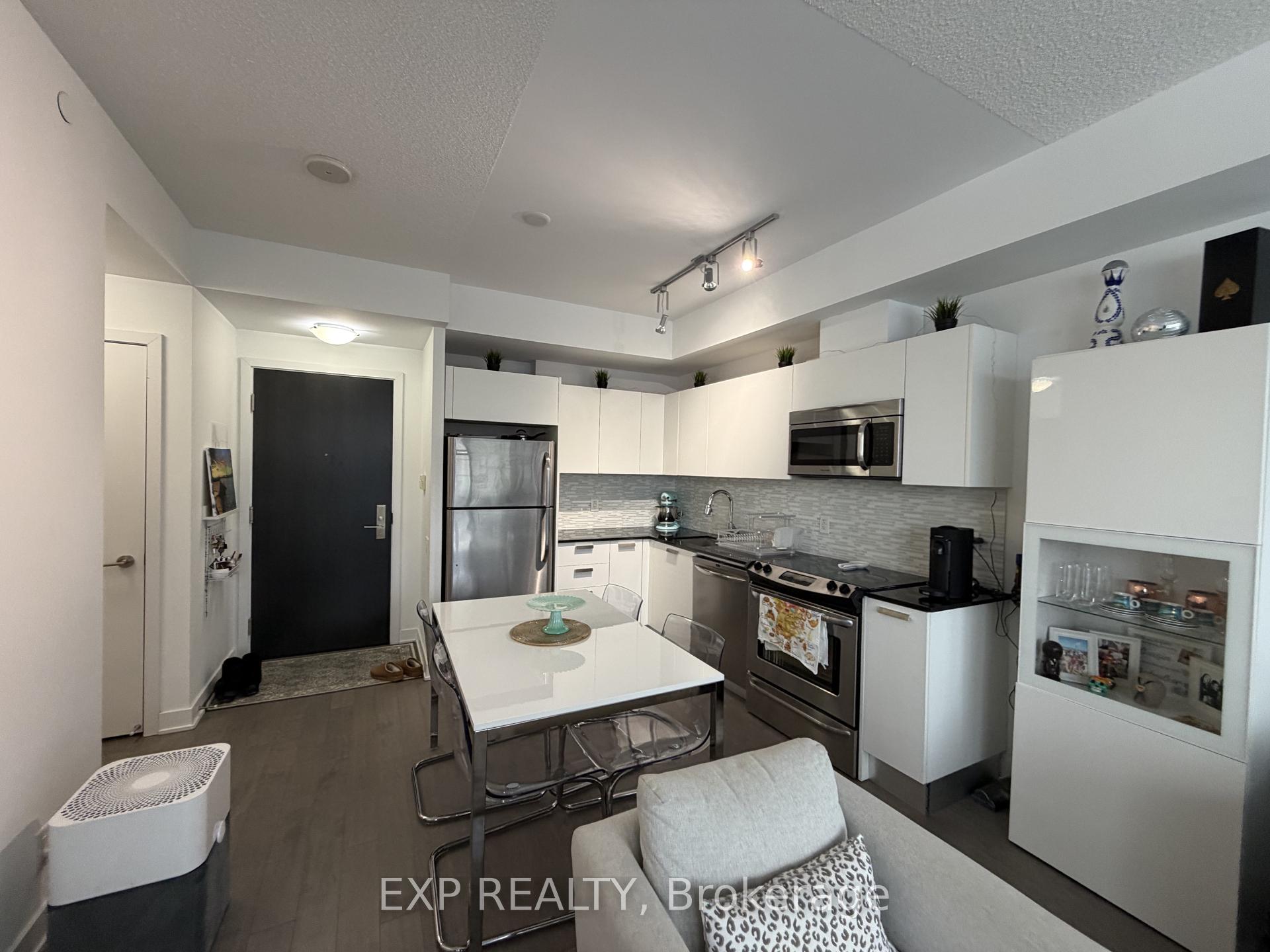 Photo 5 of Unit 803, 1815 Yonge Street, Toronto, Mount Pleasant West — HOMEH