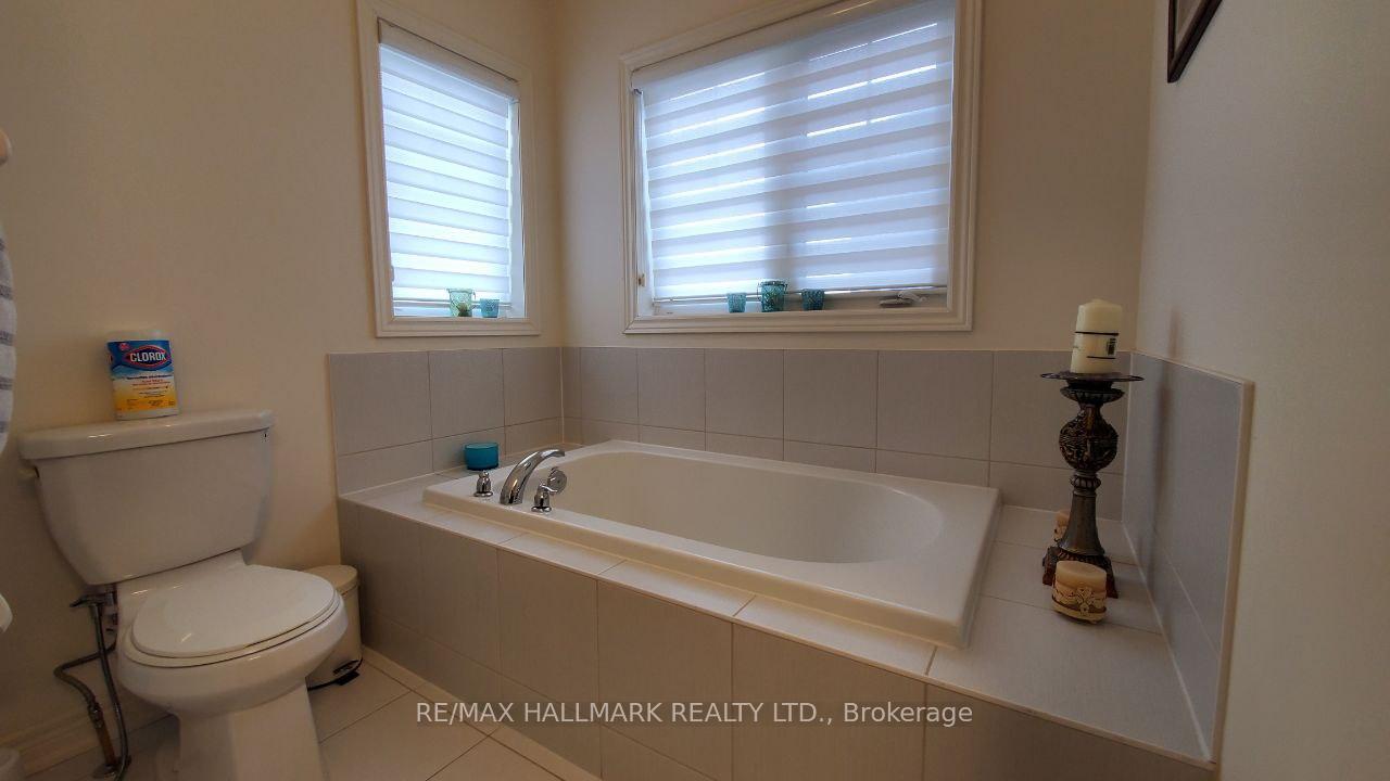 Photo 20 of Unit #Main&2nd, 19 Chouinard Way, Aurora, Rural Aurora — HOMEH
