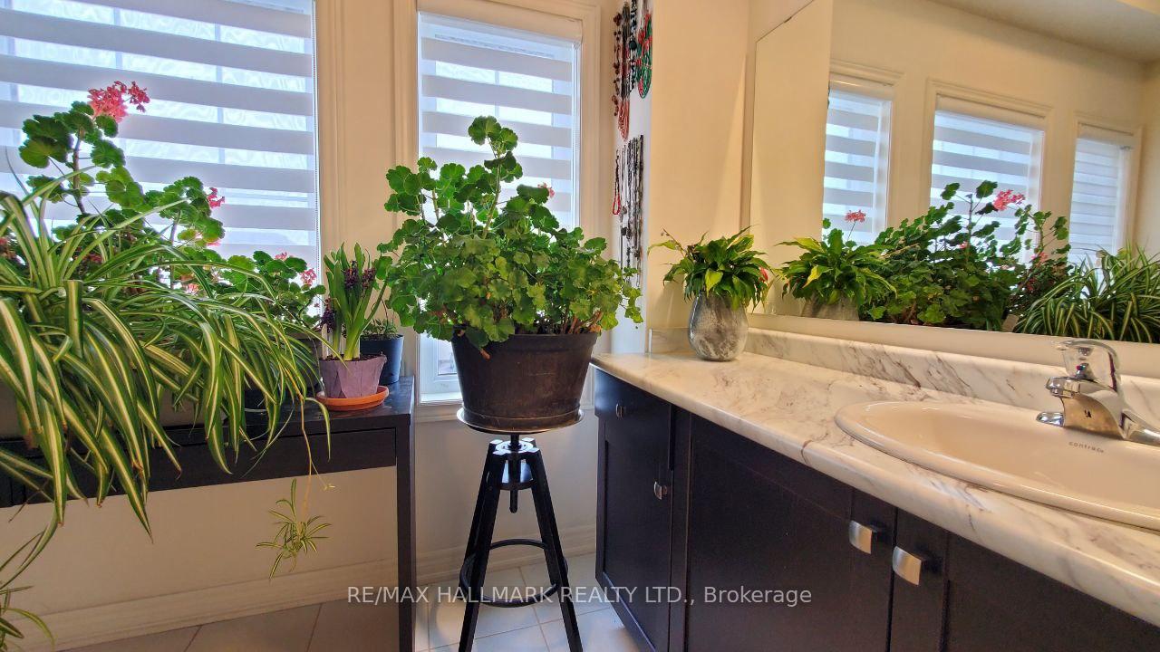 Photo 31 of Unit #Main&2nd, 19 Chouinard Way, Aurora, Rural Aurora — HOMEH