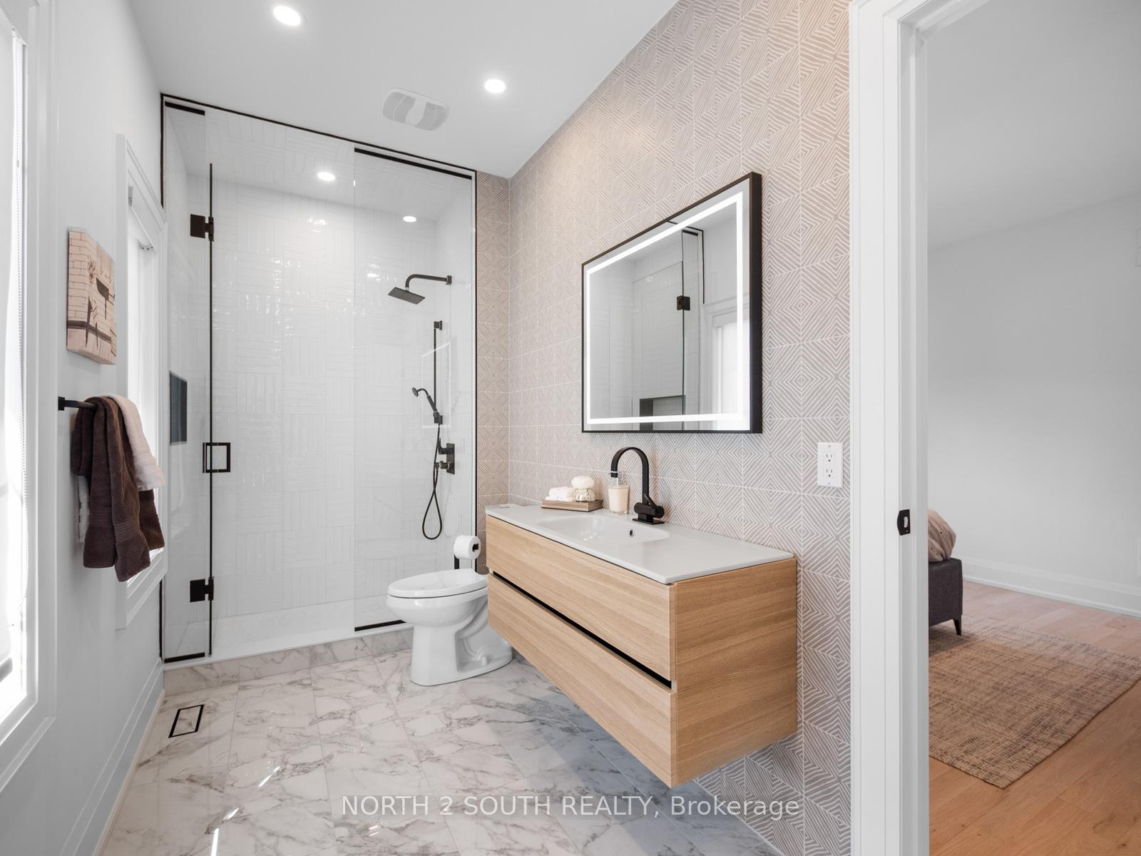 Photo 5 of 29 Kylemount Court, Vaughan, Patterson — HOMEH