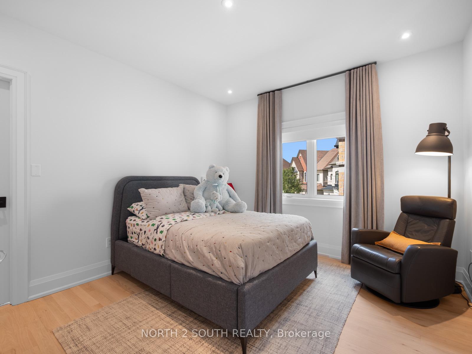 Photo 6 of 29 Kylemount Court, Vaughan, Patterson — HOMEH