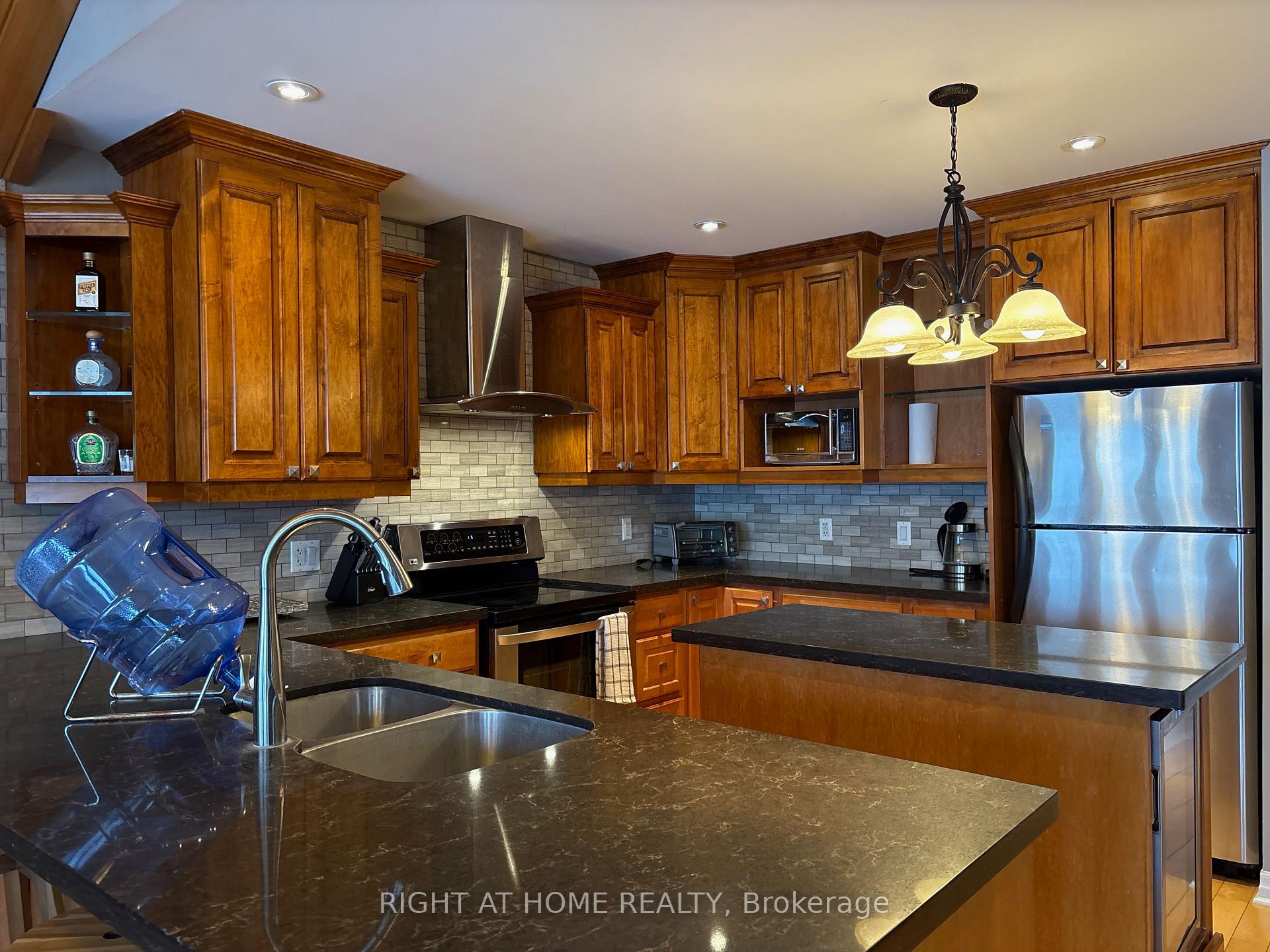 Photo 7 of 407 Limerick Street, Innisfil, Churchill — HOMEH