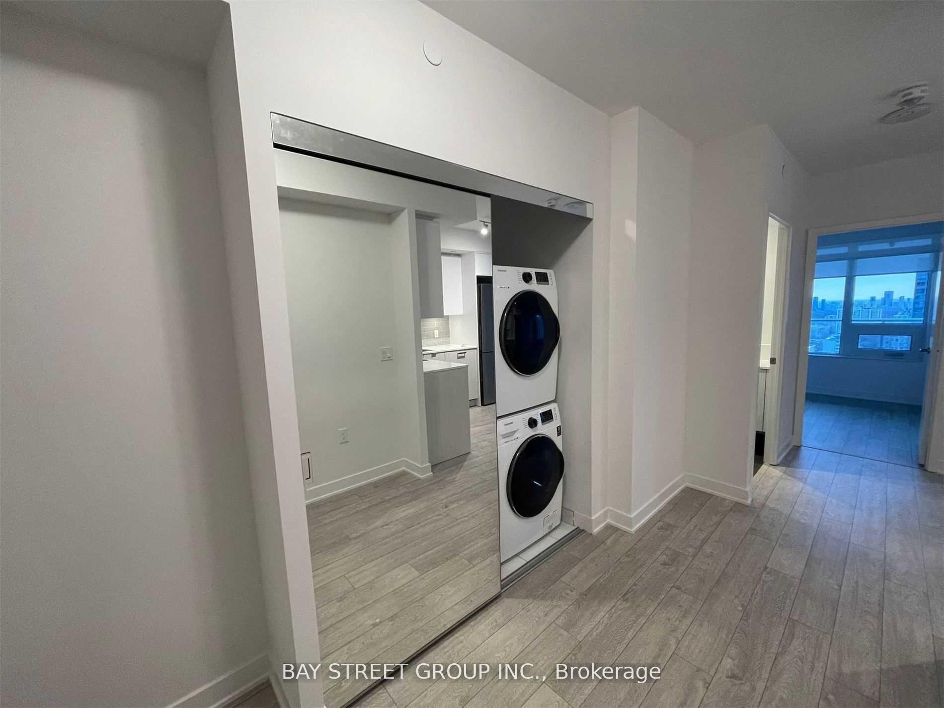 Photo 2 of Unit 3206, 195 Redpath Avenue, Toronto, Mount Pleasant West — HOMEH