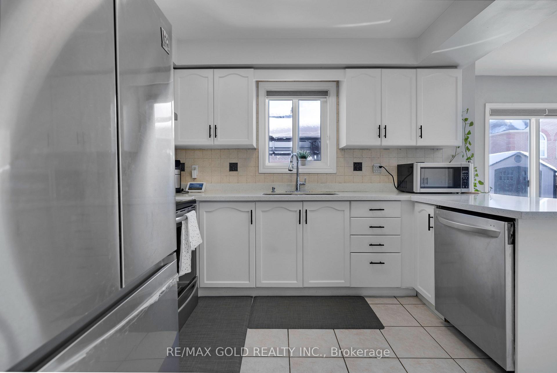 Photo 32 of 49 Sterritt Drive, Brampton, Fletcher's West — HOMEH