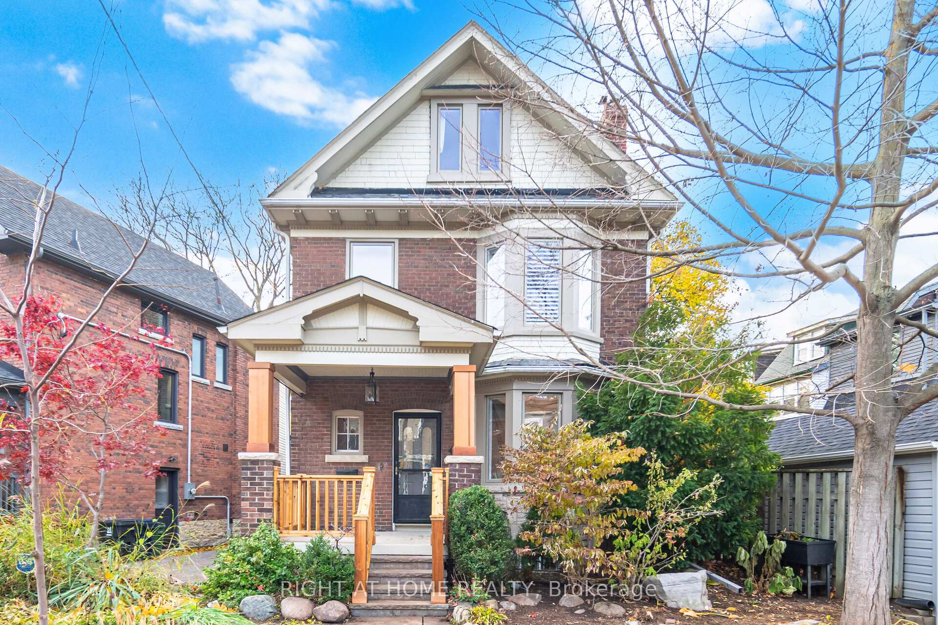 Front of 106 Ellerbeck Street