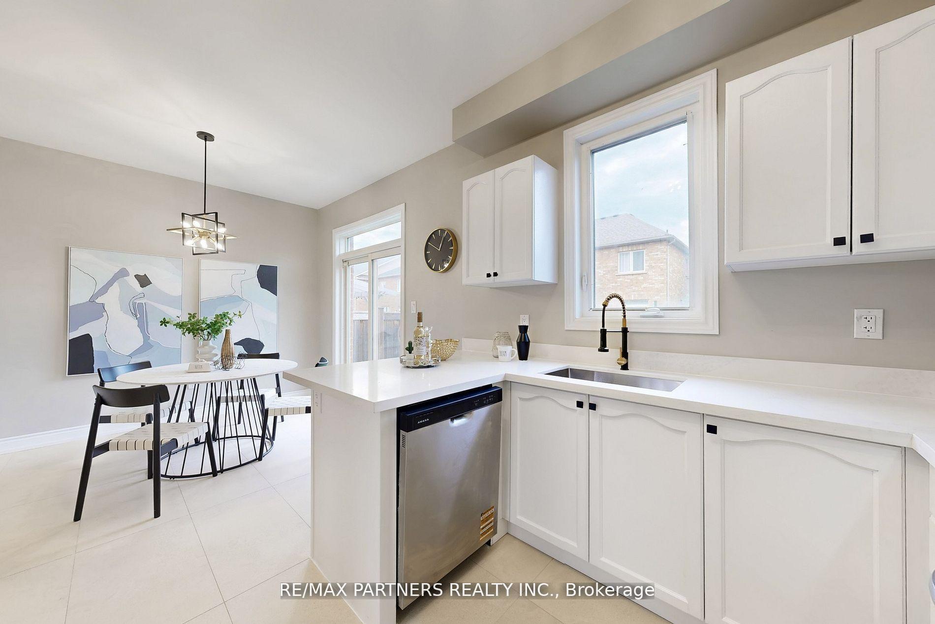 Photo 14 of 29 Robert Osprey Drive, Markham, Cathedraltown — HOMEH