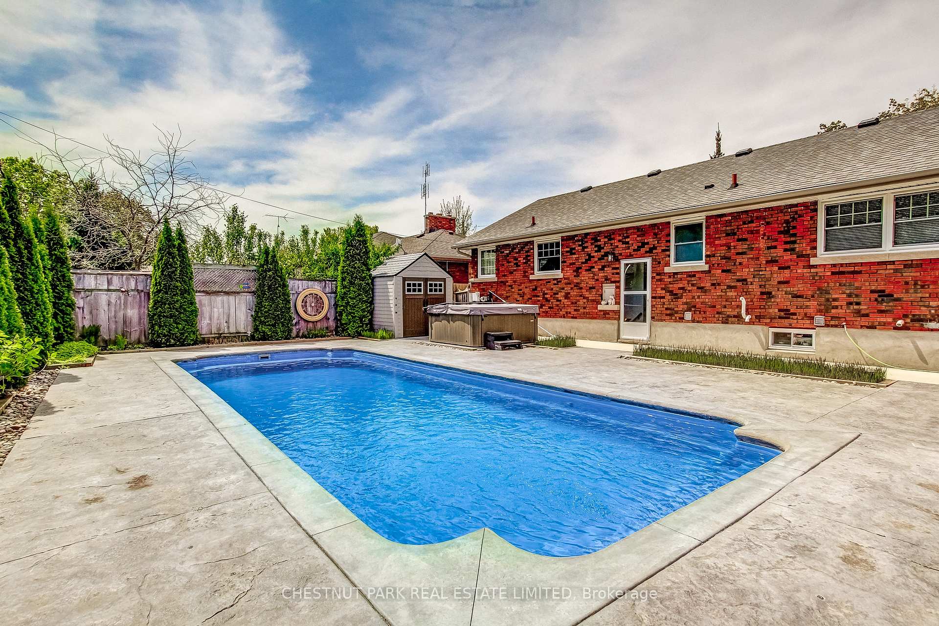 Photo 3 of 30 Mckenzie Street, St. Catharines, Bunting/Linwell — HOMEH