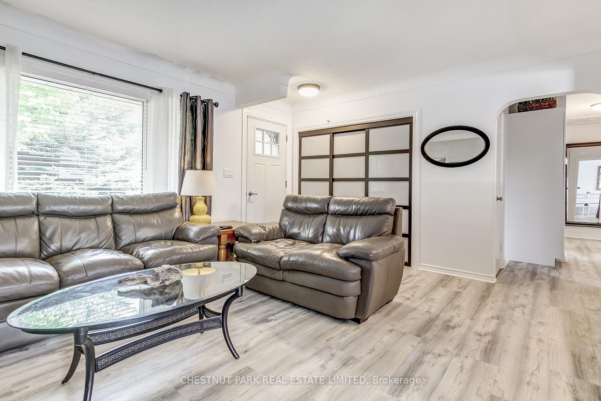 Photo 5 of 30 Mckenzie Street, St. Catharines, Bunting/Linwell — HOMEH