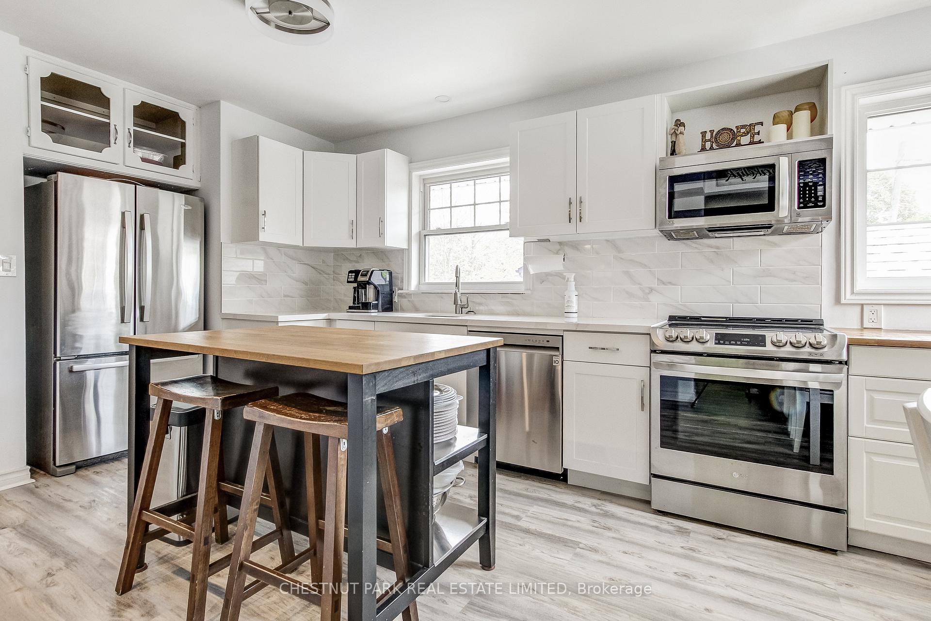 Photo 6 of 30 Mckenzie Street, St. Catharines, Bunting/Linwell — HOMEH