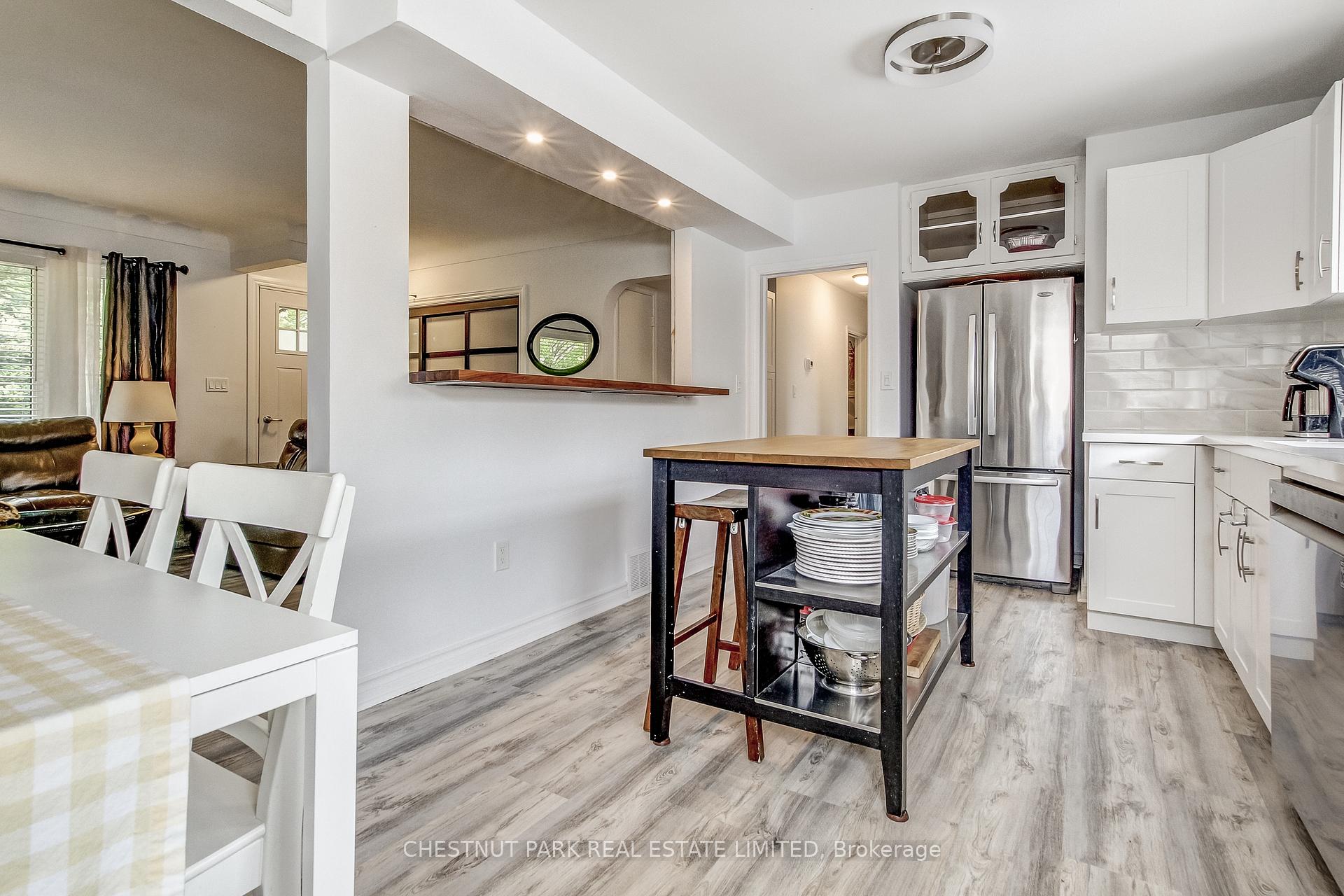 Photo 7 of 30 Mckenzie Street, St. Catharines, Bunting/Linwell — HOMEH