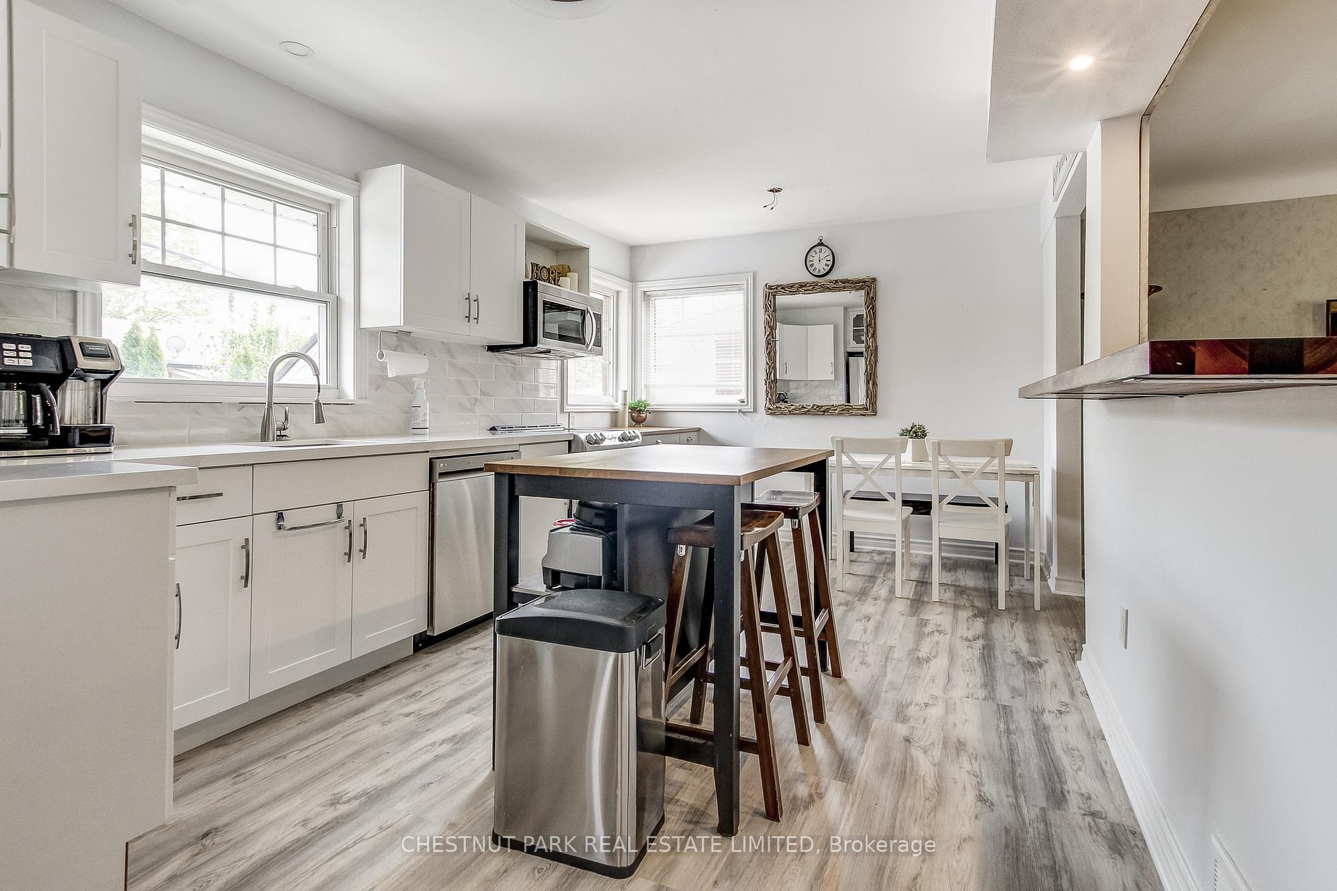 Photo 8 of 30 Mckenzie Street, St. Catharines, Bunting/Linwell — HOMEH