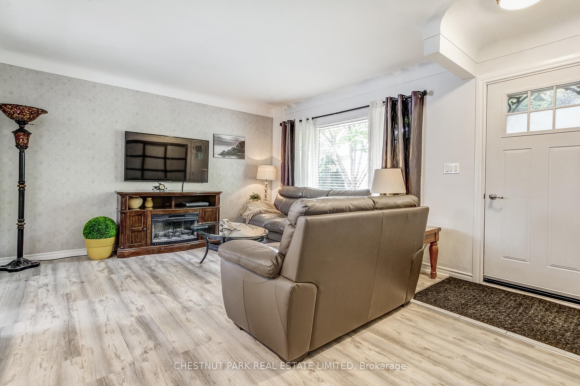 Photo 11 of 30 Mckenzie Street, St. Catharines, Bunting/Linwell — HOMEH