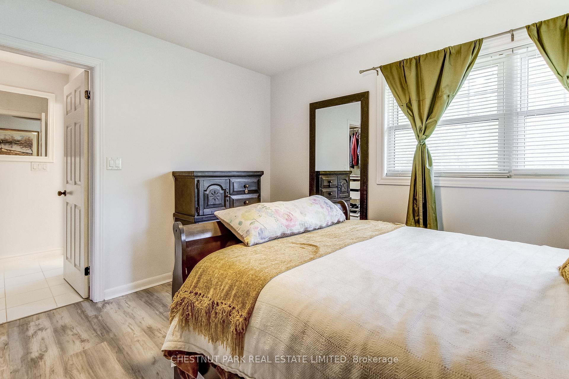 Photo 13 of 30 Mckenzie Street, St. Catharines, Bunting/Linwell — HOMEH
