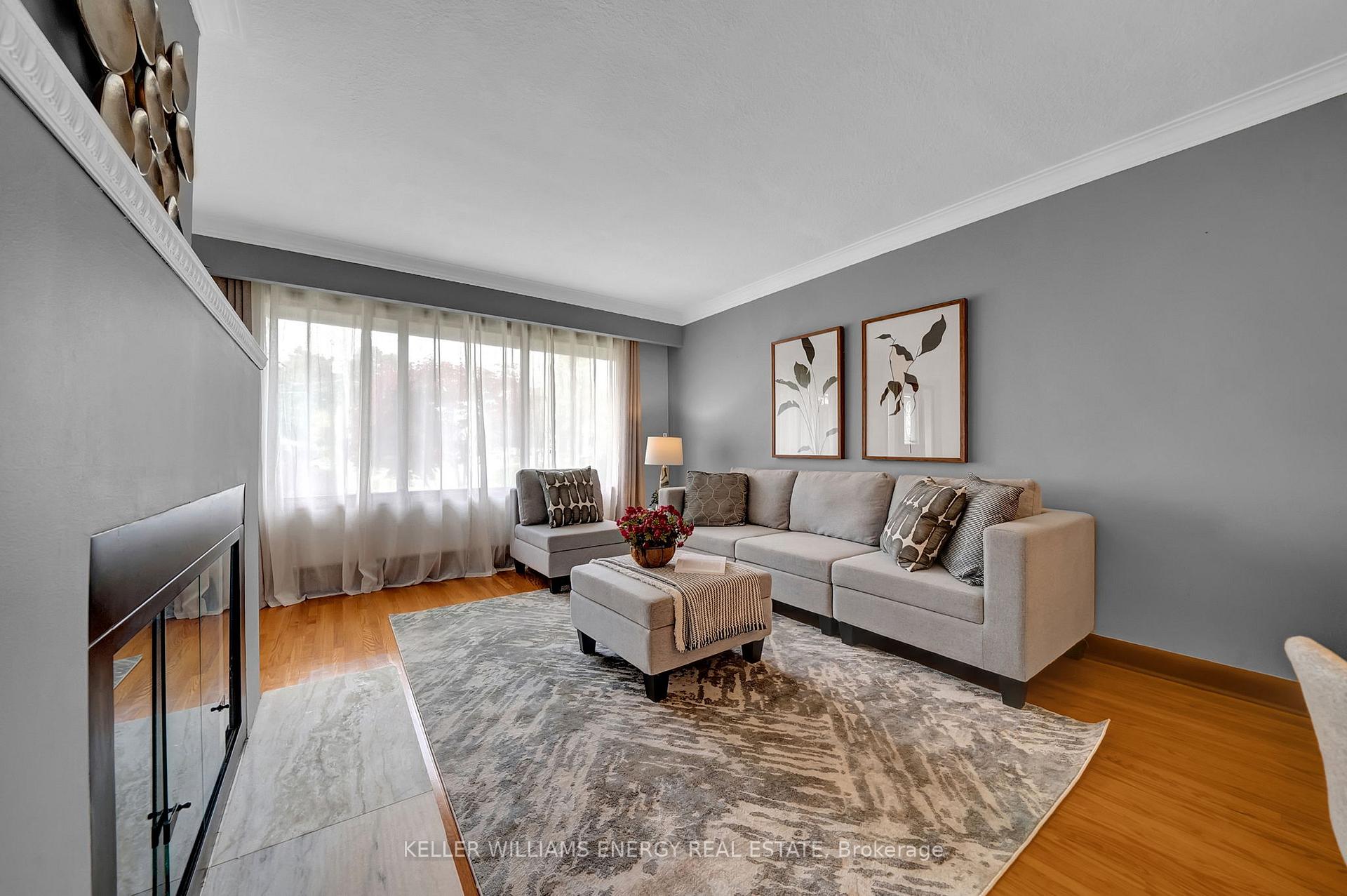 Photo 4 of 607 Newman Crescent, Whitby, Downtown Whitby — HOMEH