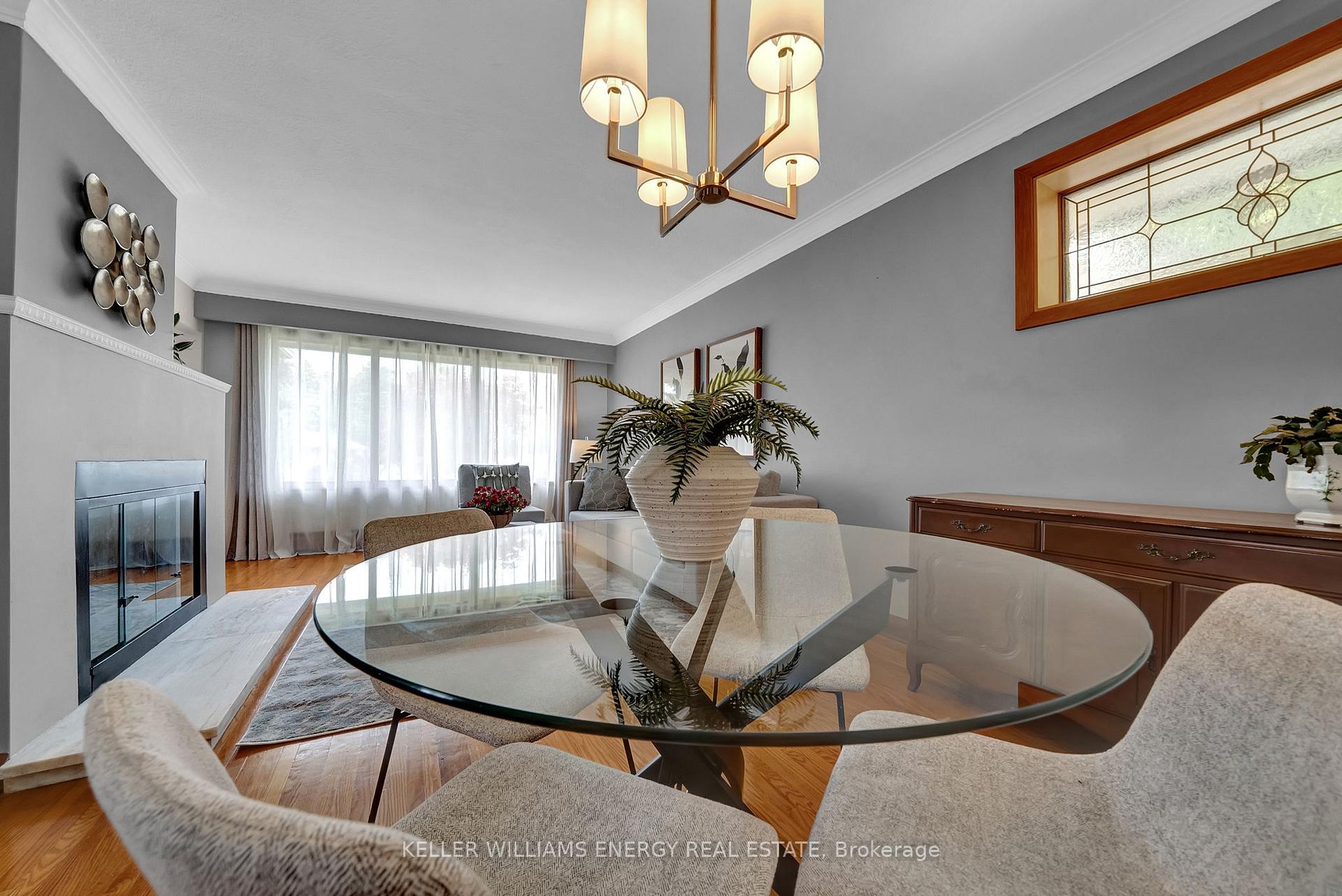 Photo 5 of 607 Newman Crescent, Whitby, Downtown Whitby — HOMEH