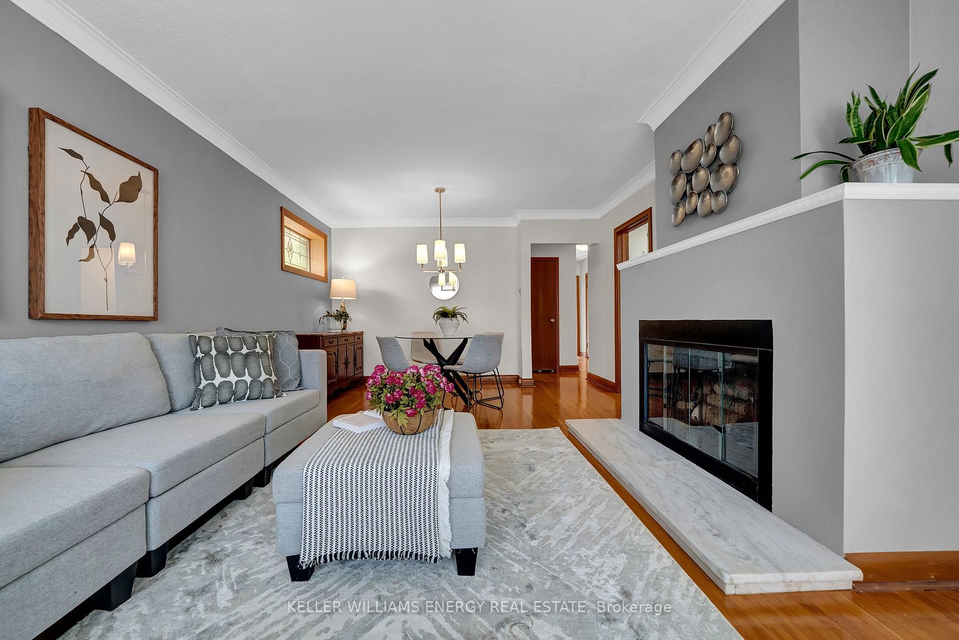 Photo 9 of 607 Newman Crescent, Whitby, Downtown Whitby — HOMEH