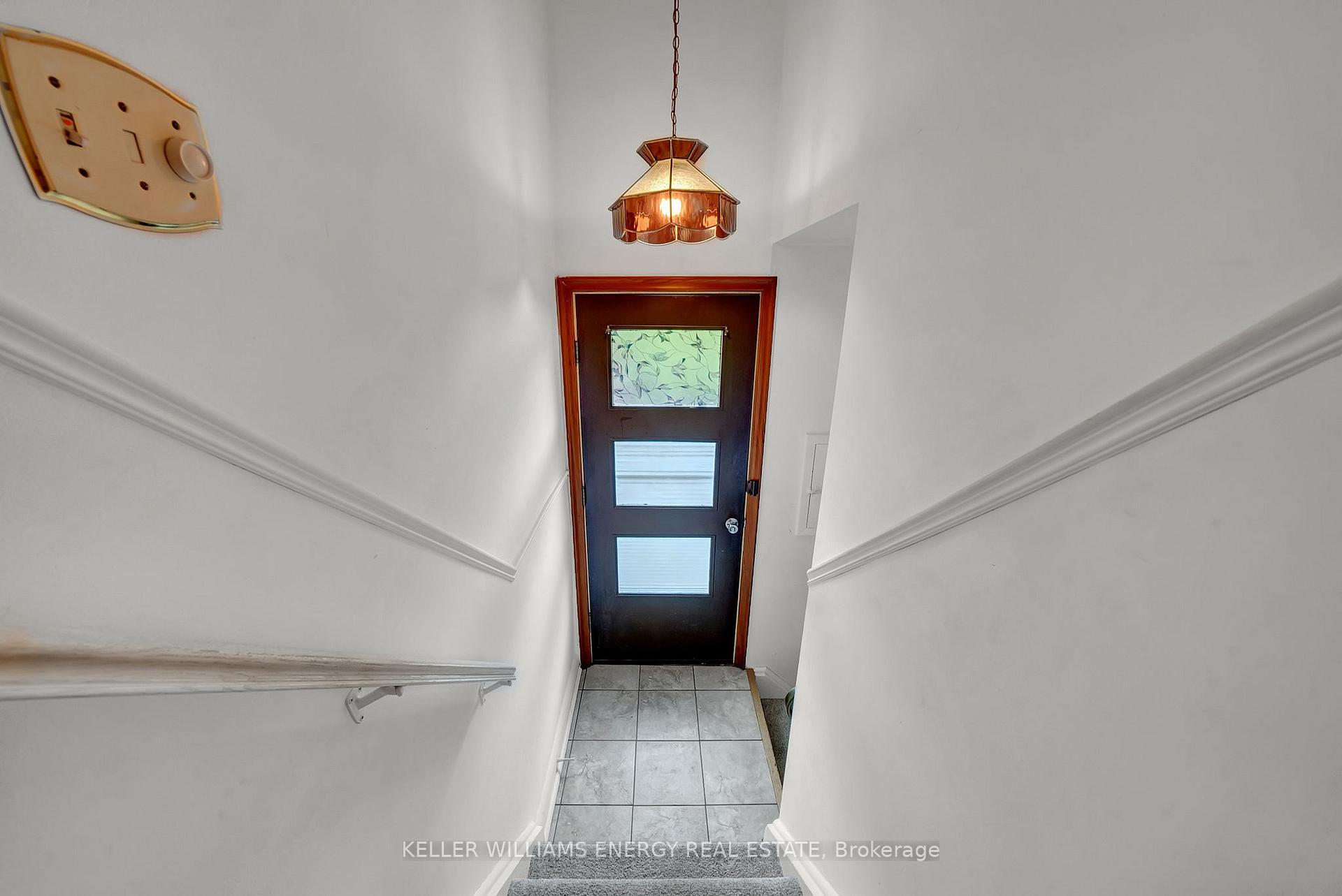 Photo 21 of 607 Newman Crescent, Whitby, Downtown Whitby — HOMEH