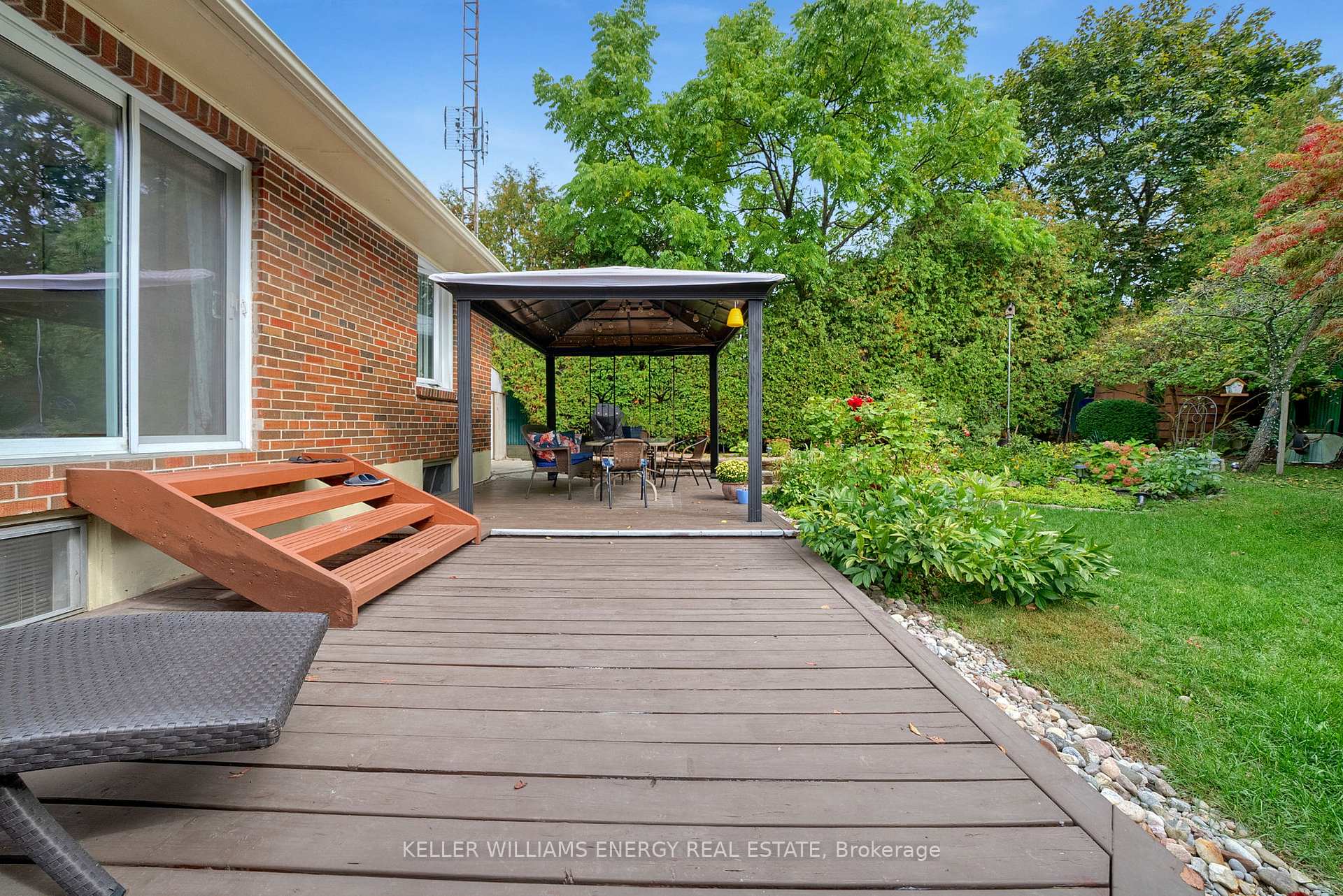 Photo 35 of 607 Newman Crescent, Whitby, Downtown Whitby — HOMEH