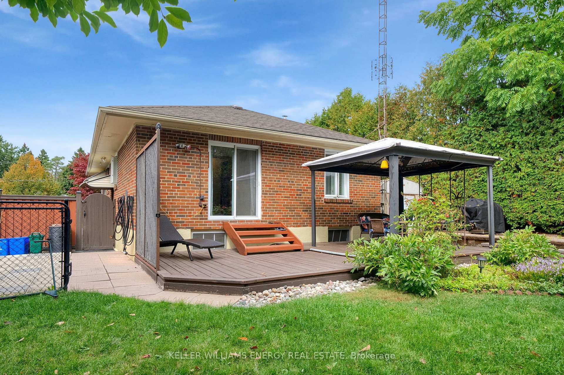 Photo 41 of 607 Newman Crescent, Whitby, Downtown Whitby — HOMEH