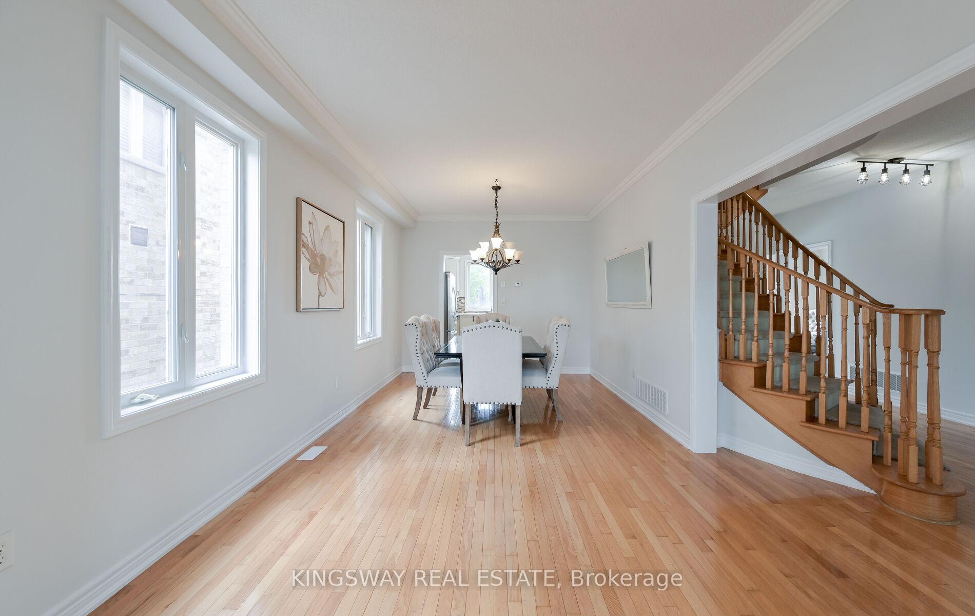 Photo 4 of 70 Silvervalley Drive, Caledon, Bolton North — HOMEH