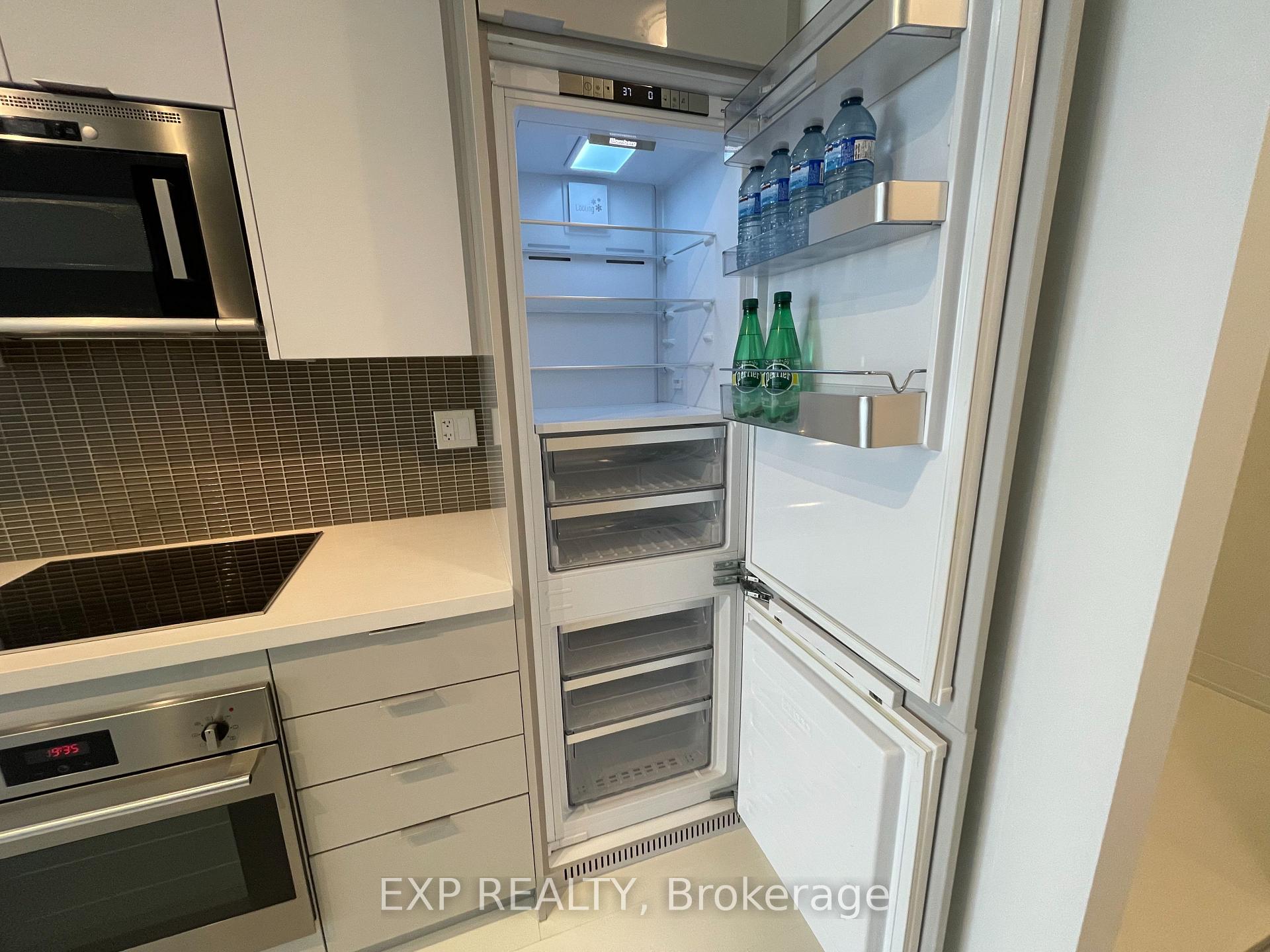 Photo 20 of Unit 805, 2908 Highway 7 Road, Vaughan, Concord — HOMEH