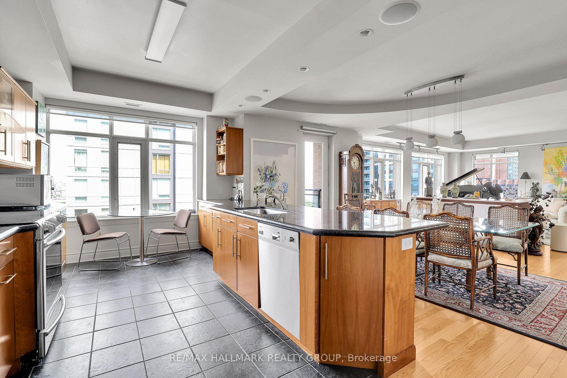 Photo 13 of Unit 1003, 85 Bronson Avenue, Ottawa, Ottawa Centre — HOMEH