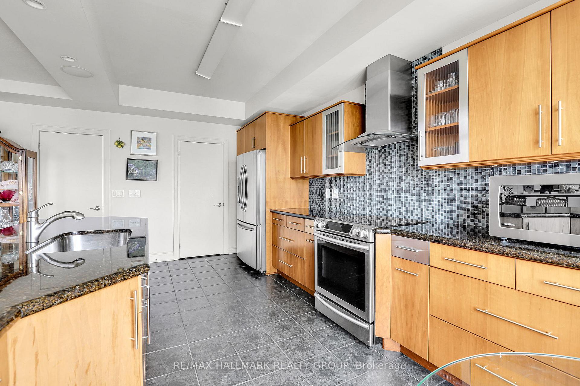Photo 16 of Unit 1003, 85 Bronson Avenue, Ottawa, Ottawa Centre — HOMEH