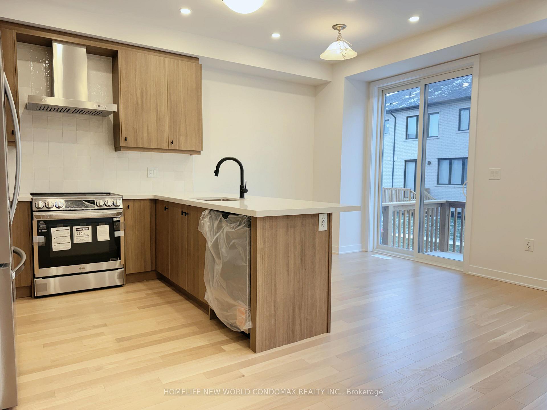 Photo 5 of 7 Anna Russell Way, Markham, Unionville — HOMEH