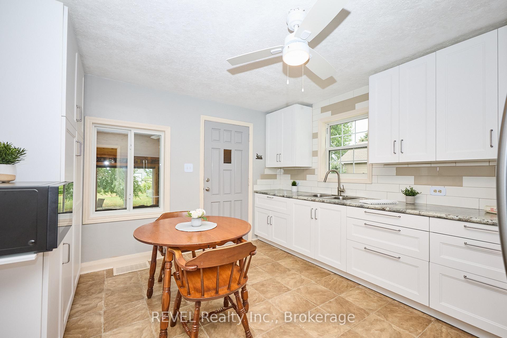 Photo 10 of 1317 Third Street Louth, St. Catharines, Rural Port — HOMEH