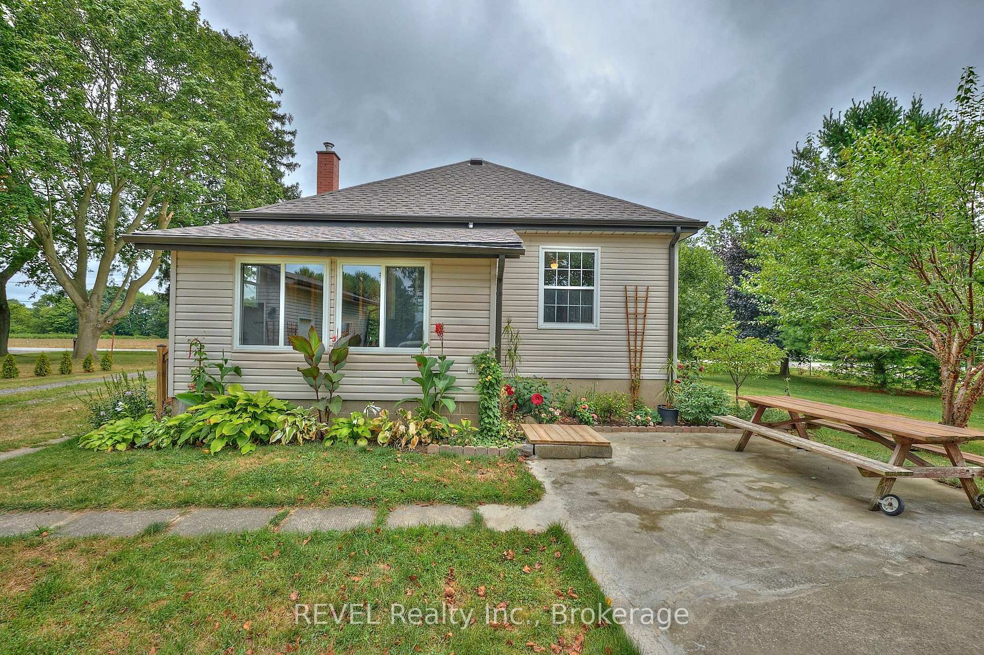 Photo 30 of 1317 Third Street Louth, St. Catharines, Rural Port — HOMEH