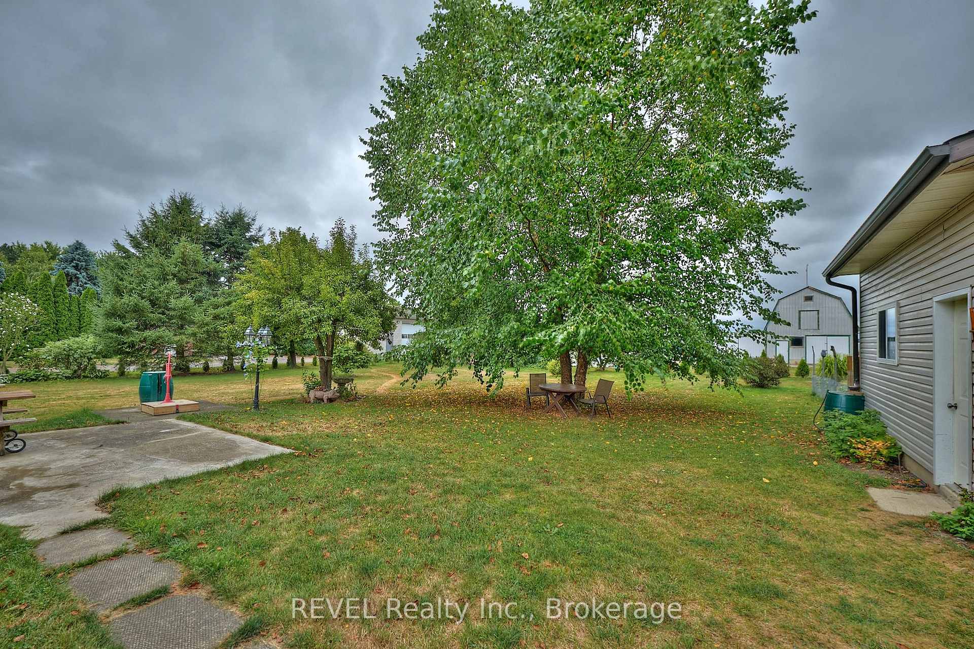 Photo 31 of 1317 Third Street Louth, St. Catharines, Rural Port — HOMEH