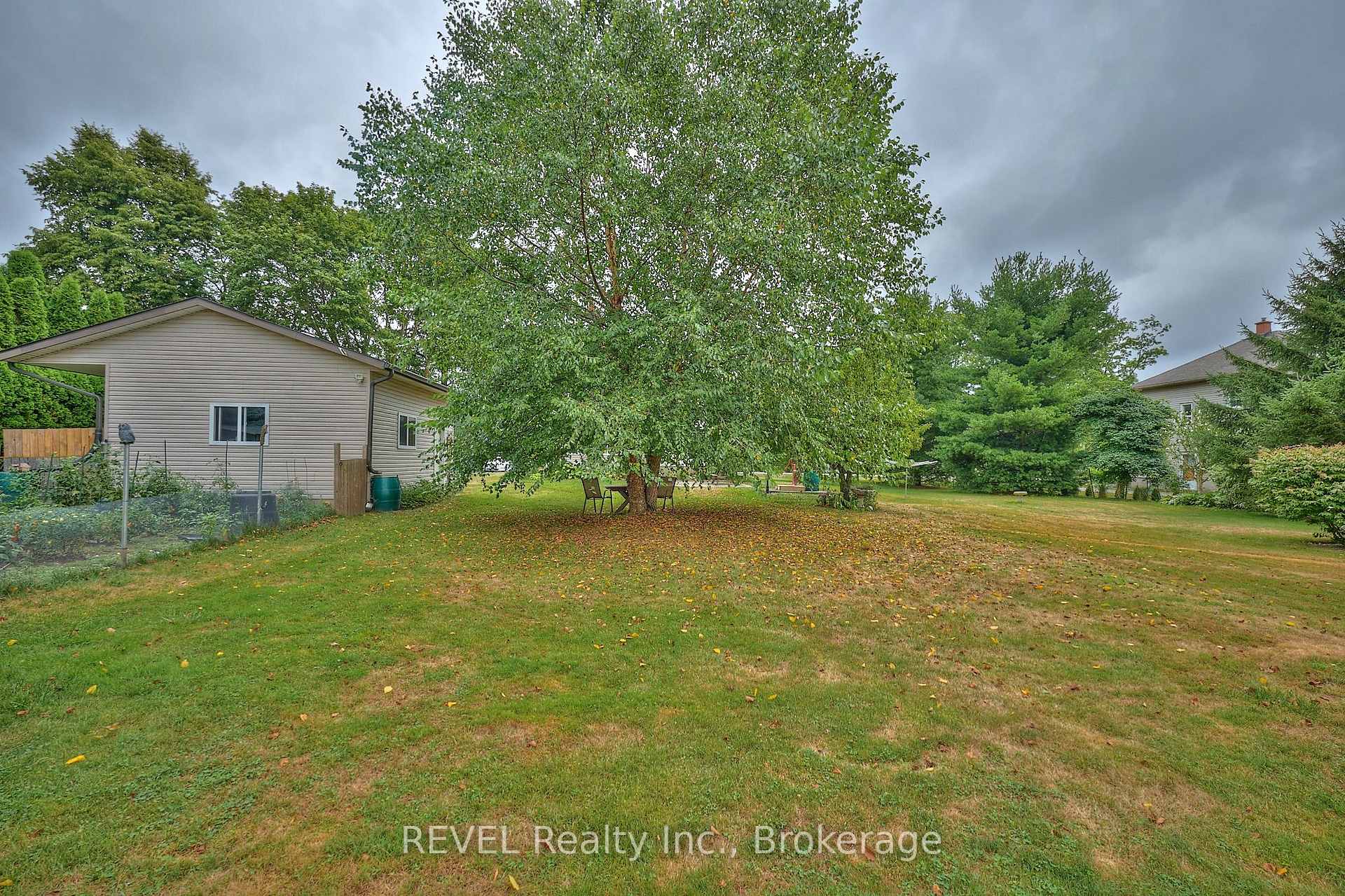 Photo 32 of 1317 Third Street Louth, St. Catharines, Rural Port — HOMEH