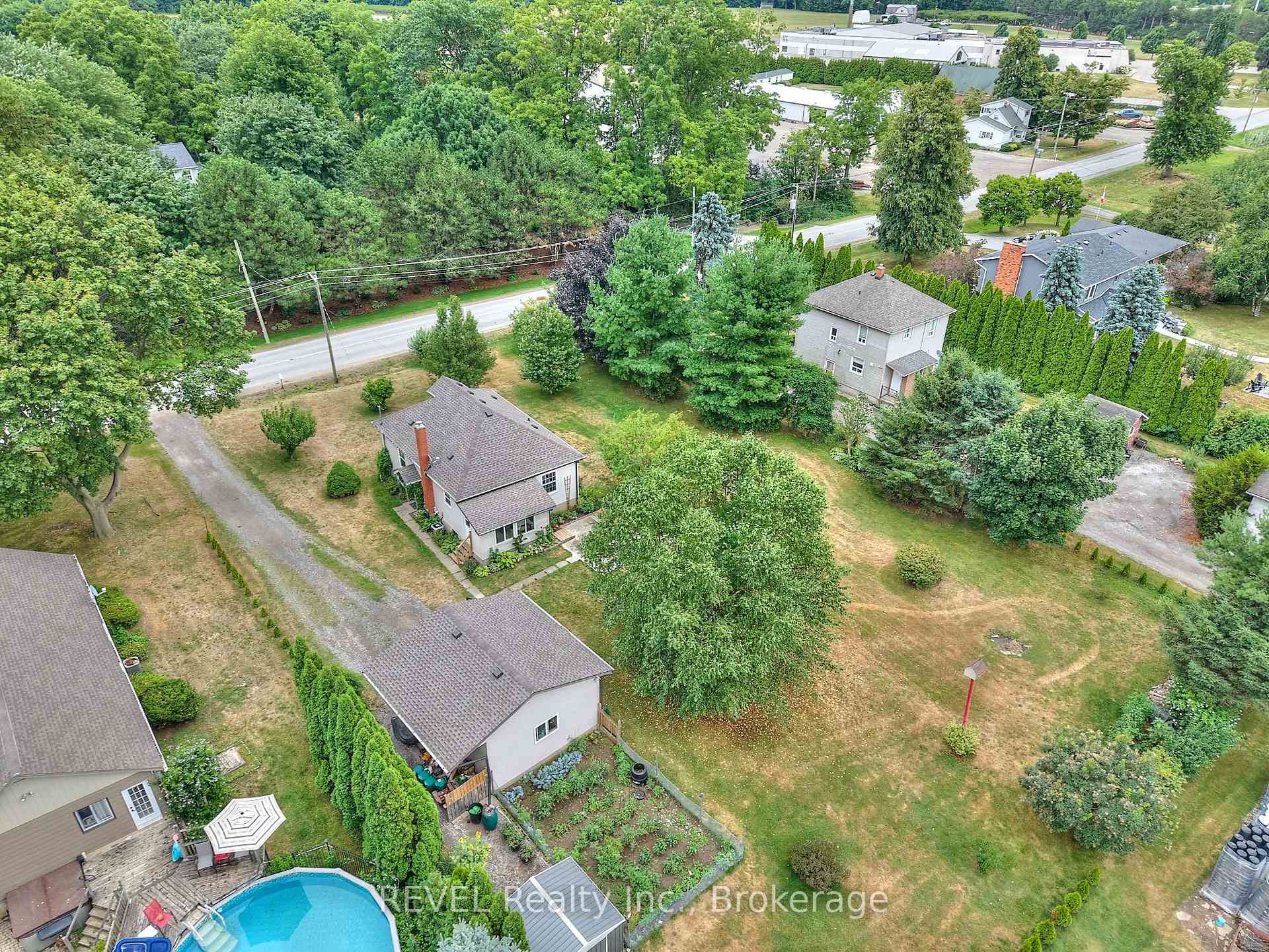 Photo 35 of 1317 Third Street Louth, St. Catharines, Rural Port — HOMEH