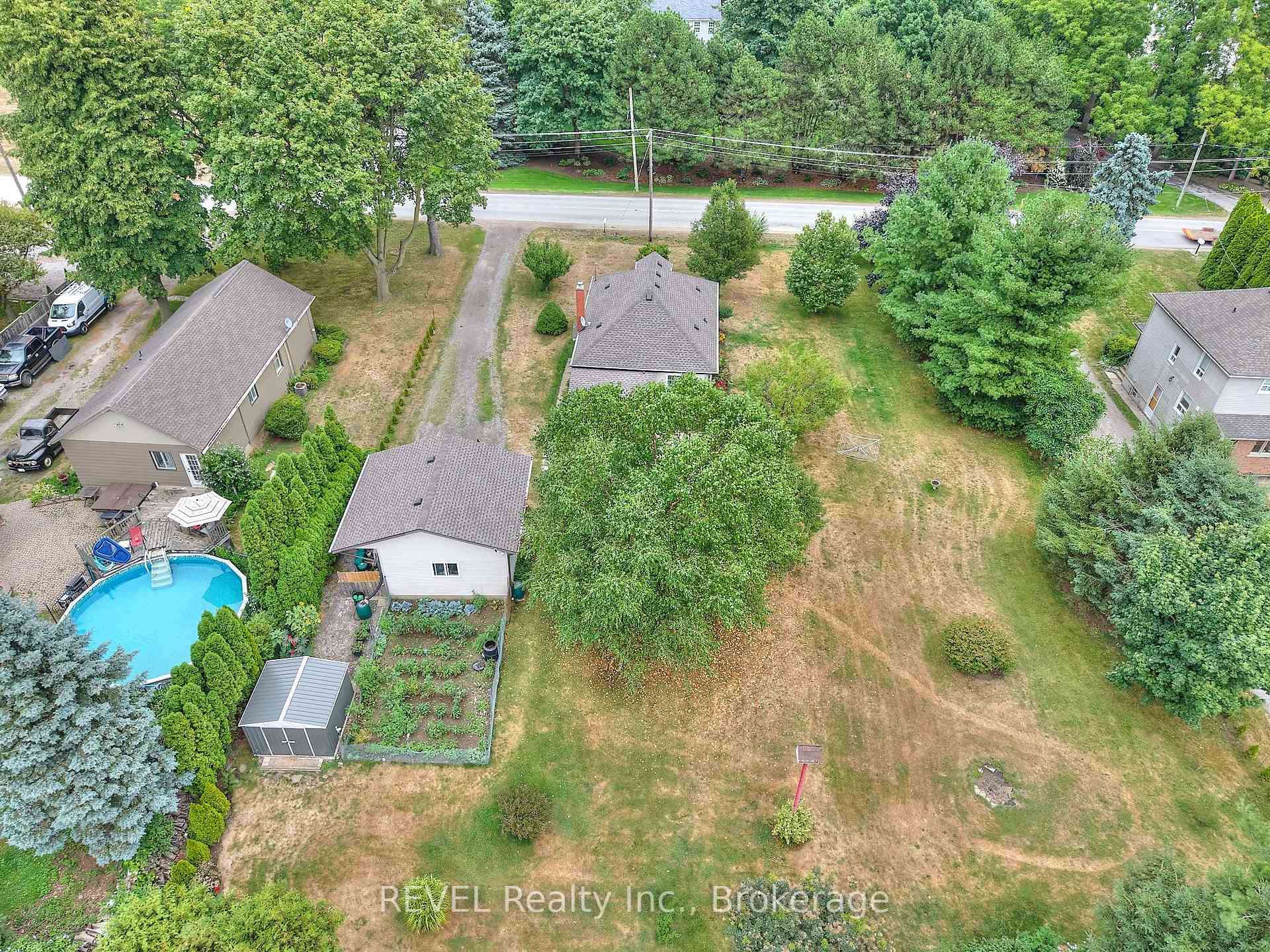 Photo 36 of 1317 Third Street Louth, St. Catharines, Rural Port — HOMEH