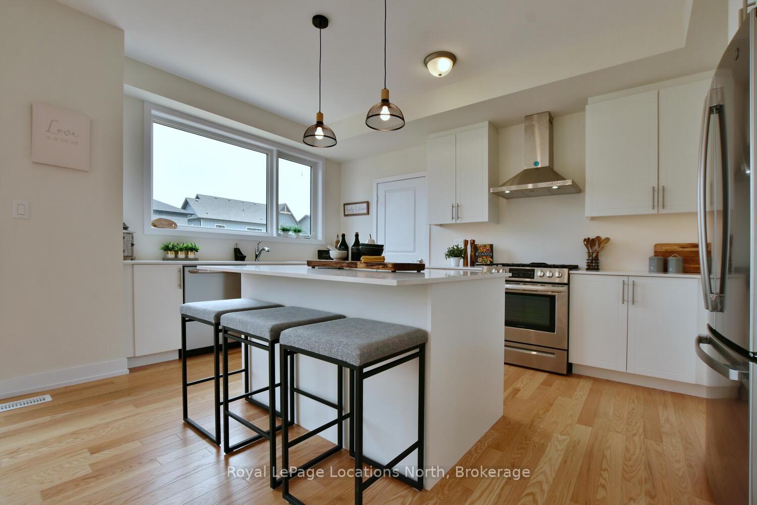 Photo 20 of 106 Stoneleigh Drive, Blue Mountains — HOMEH