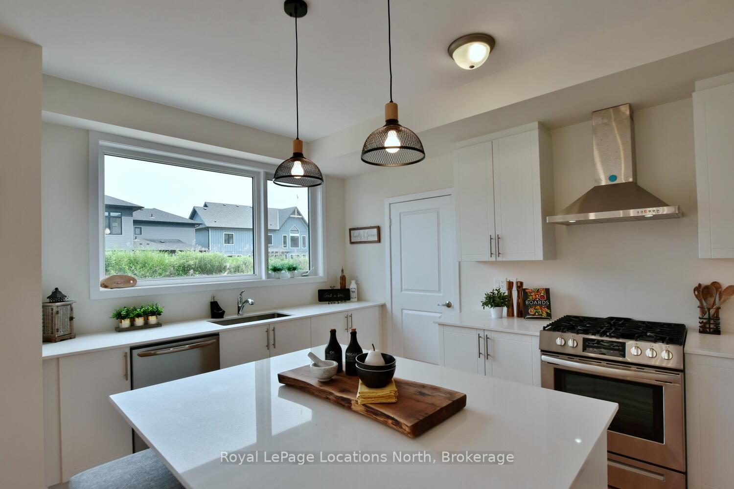 Photo 21 of 106 Stoneleigh Drive, Blue Mountains — HOMEH