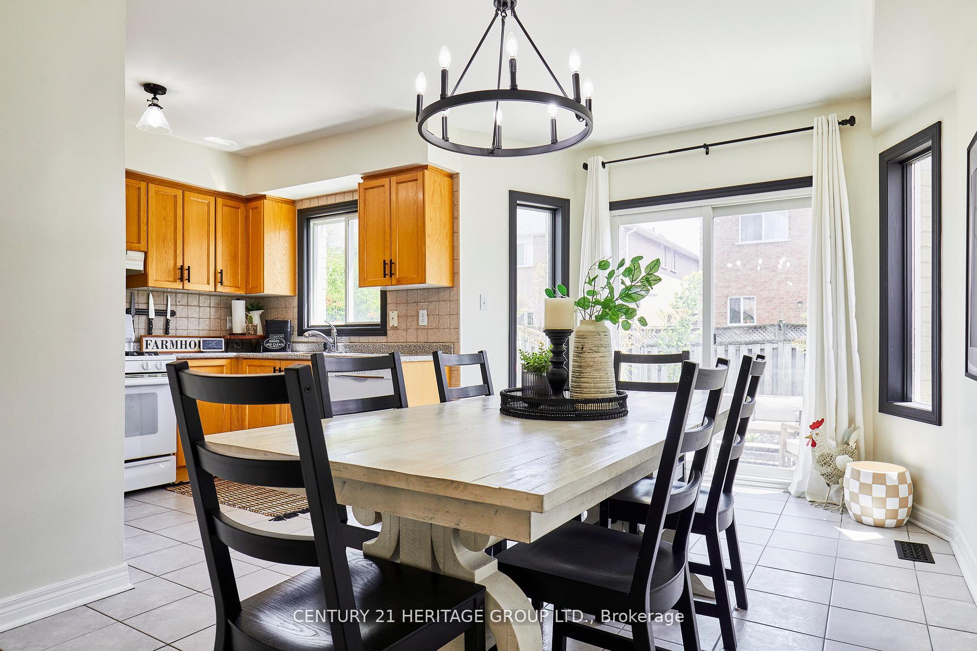 Photo 9 of 13 Carriage House Road, Caledon, Bolton East — HOMEH