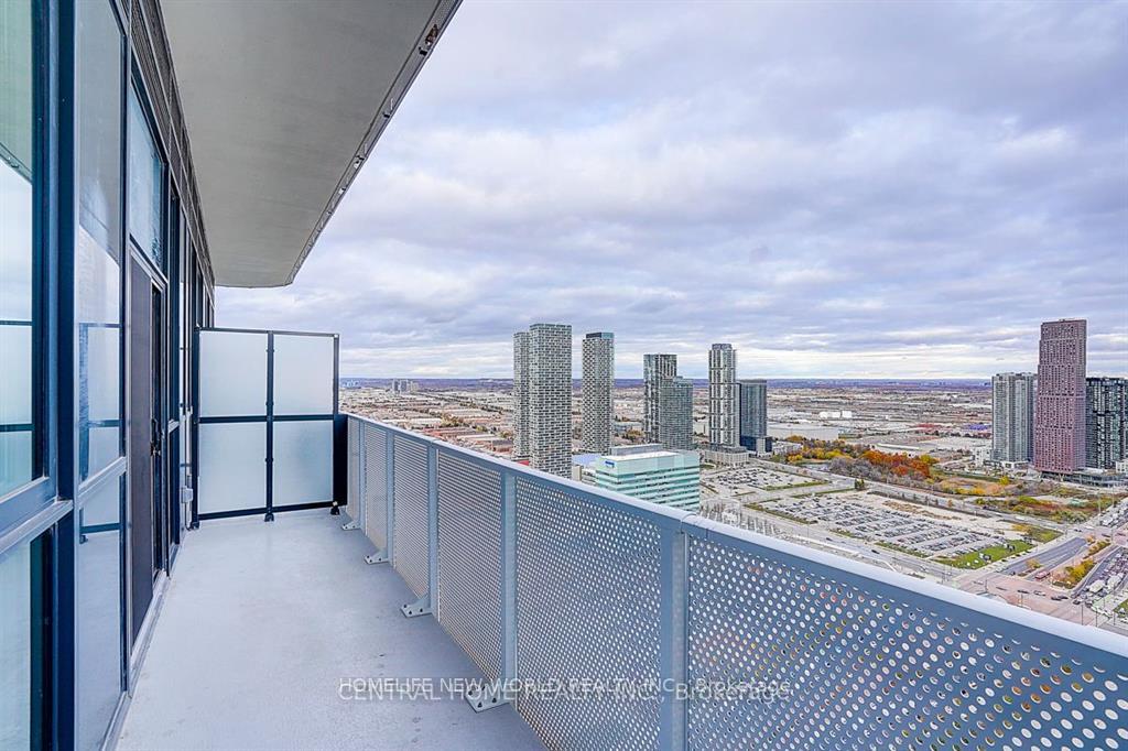 Photo 15 of Unit 4706, 8 Interchange Way, Vaughan, Vaughan Corporate Centre — HOMEH