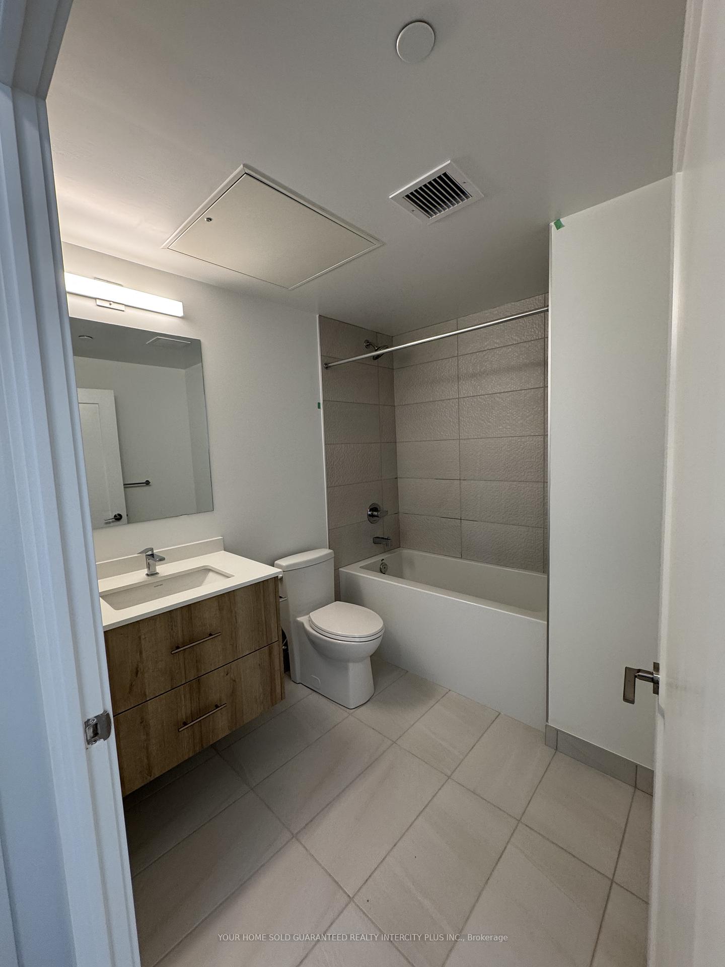 Photo 3 of Unit B1003, 9751 Markham Road, Markham, Greensborough — HOMEH